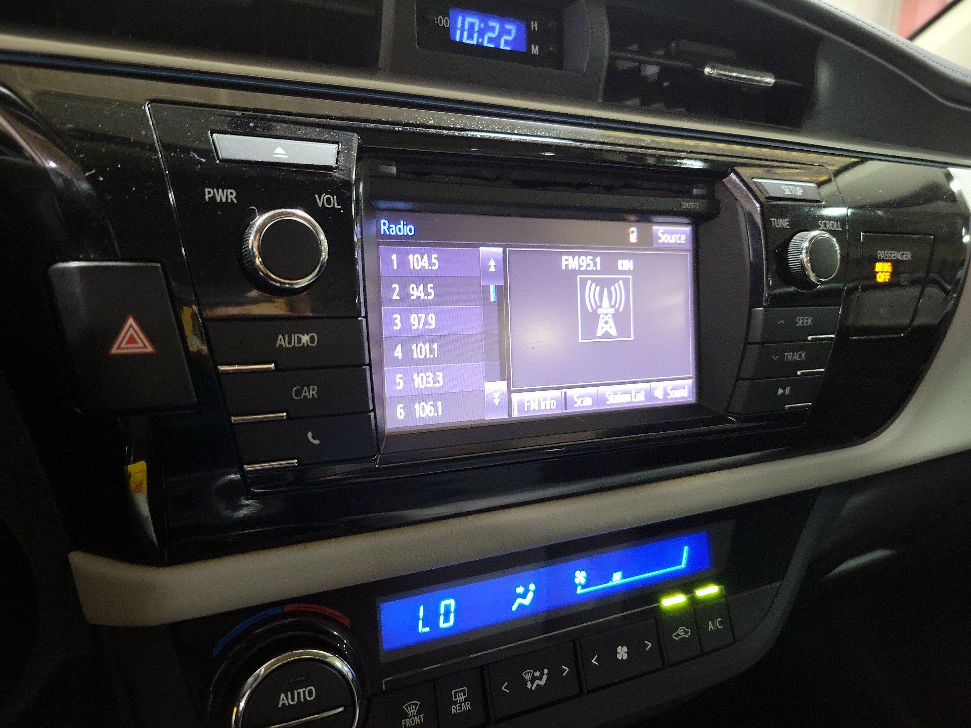 Thumbnail: 2016 Toyota Corolla - 15