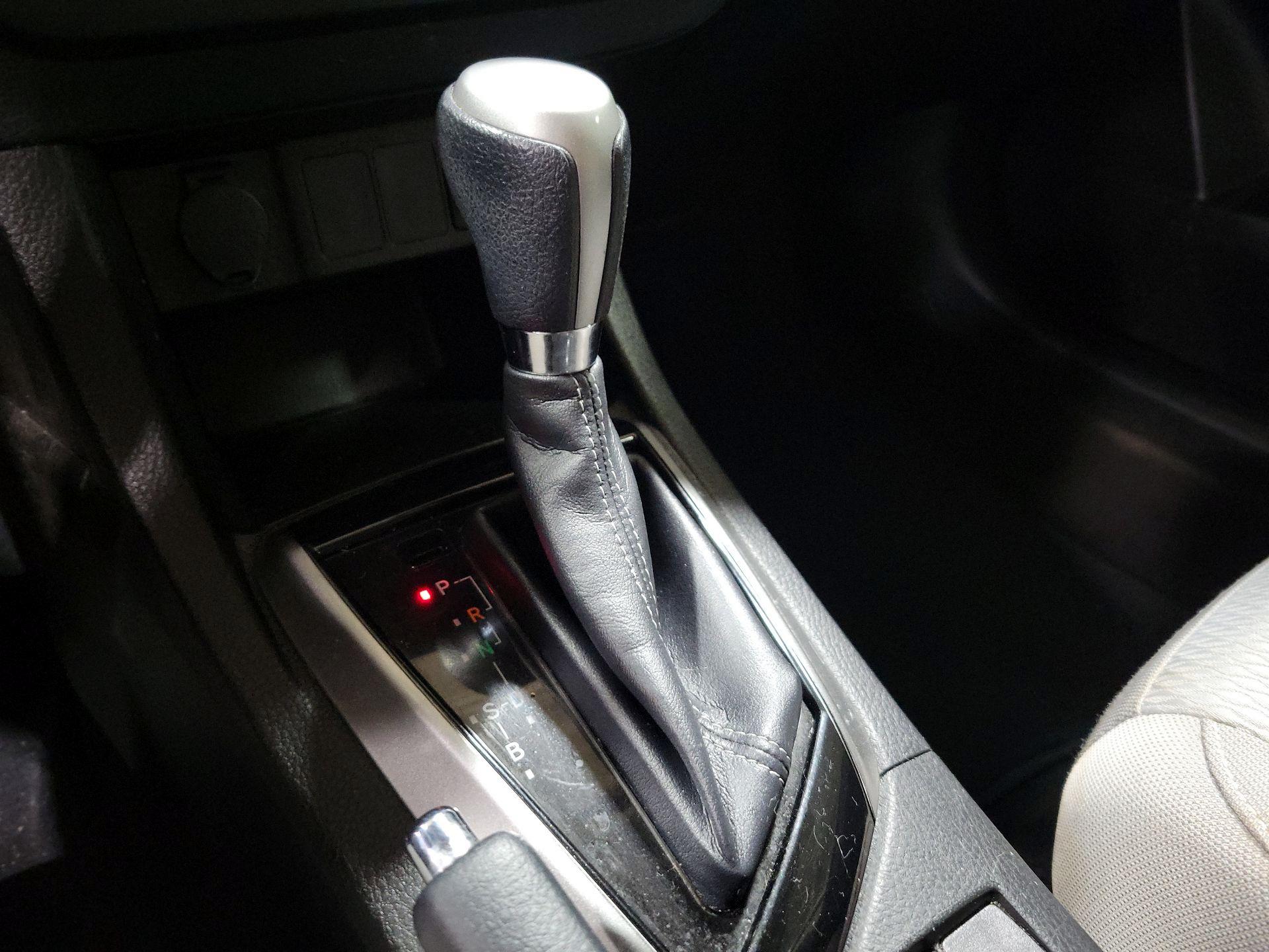 Thumbnail: 2016 Toyota Corolla - 17