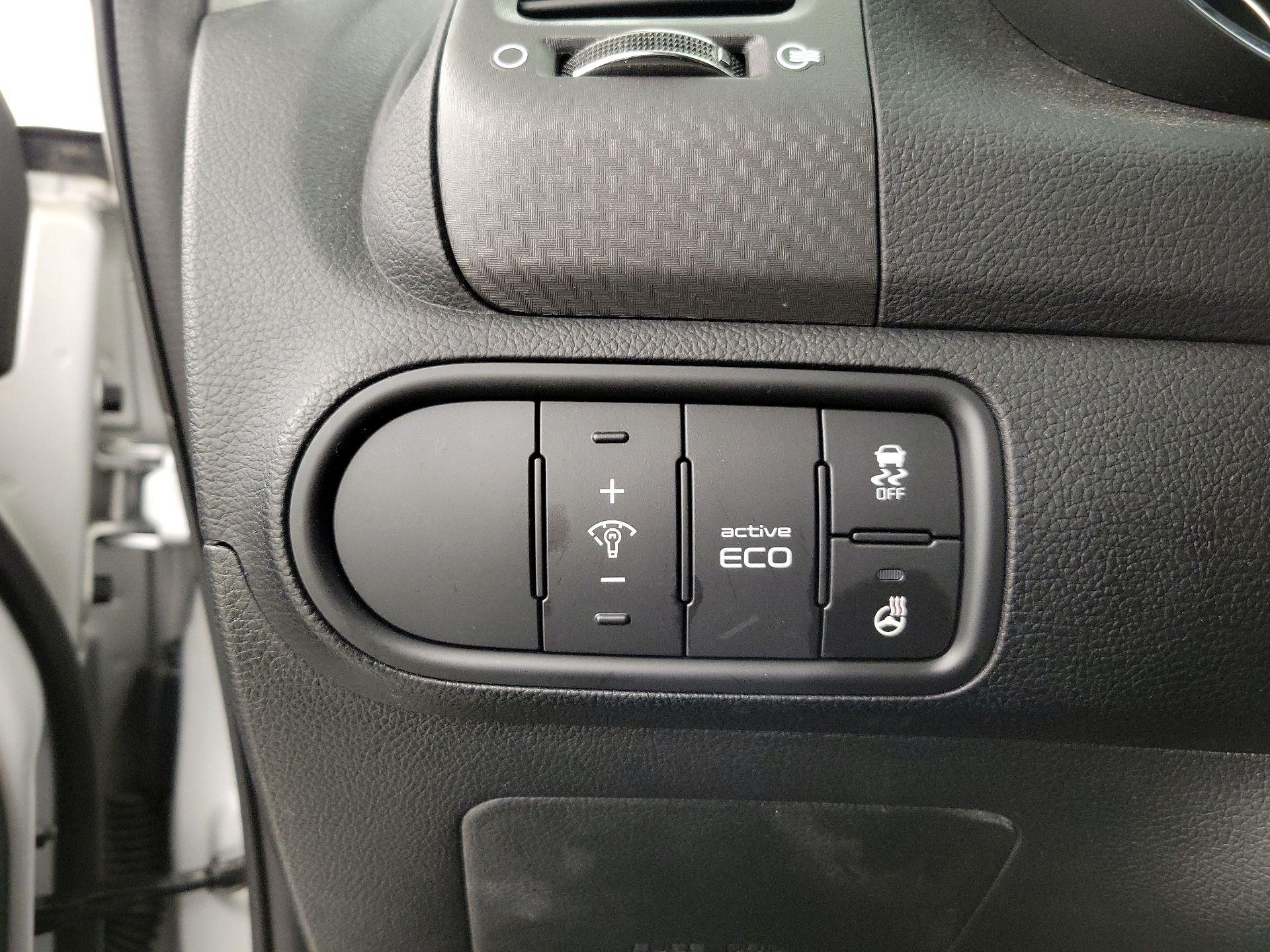 Thumbnail: 2015 Kia Forte - 13
