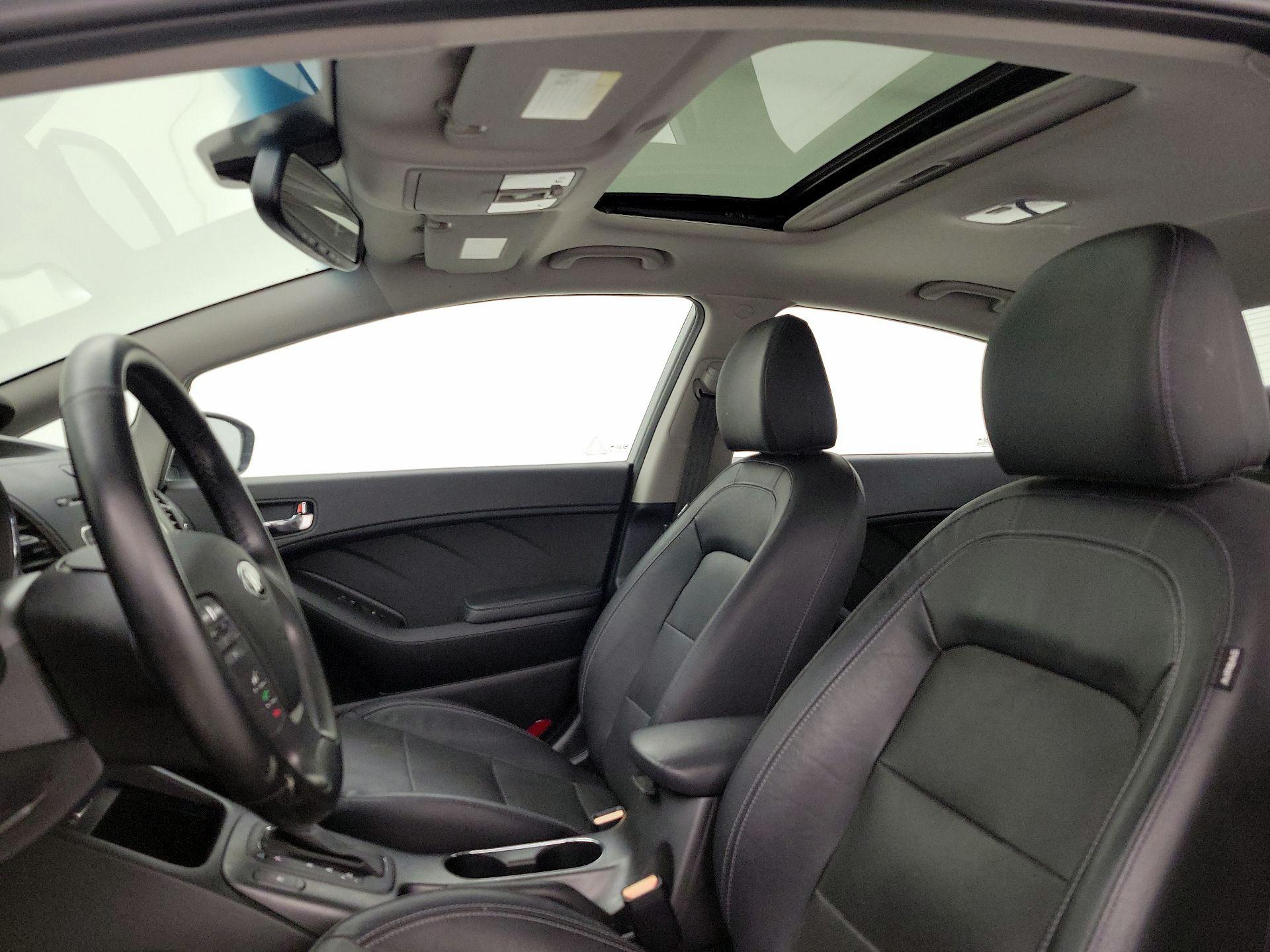 Thumbnail: 2015 Kia Forte - 18