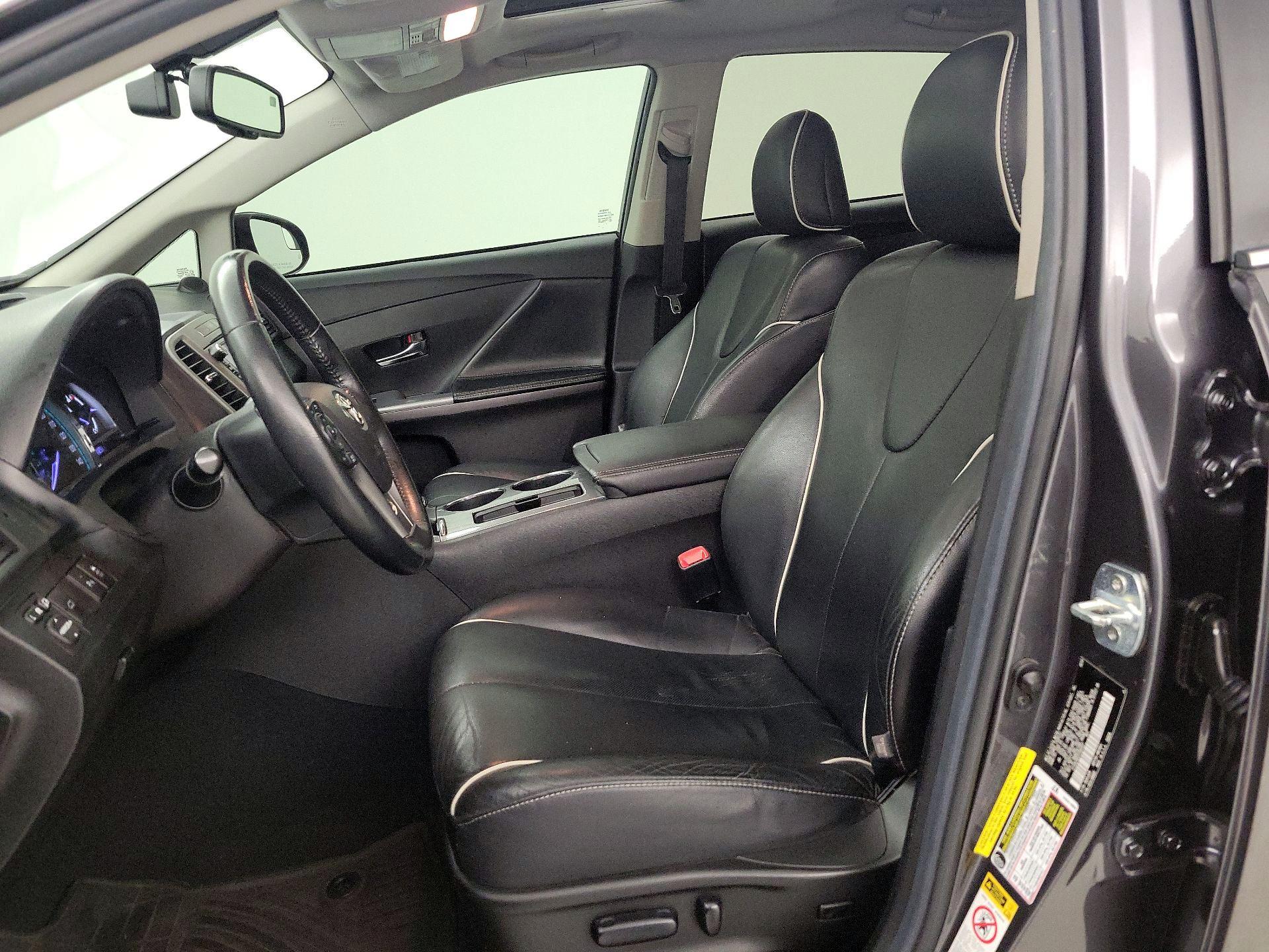 Thumbnail: 2014 Toyota Venza - 11