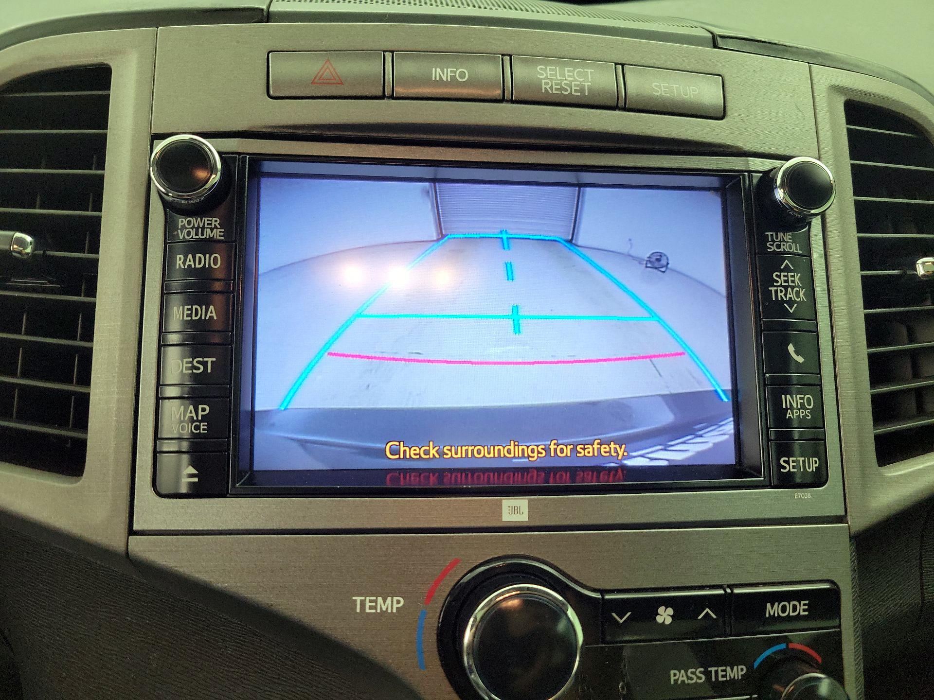 Thumbnail: 2014 Toyota Venza - 15