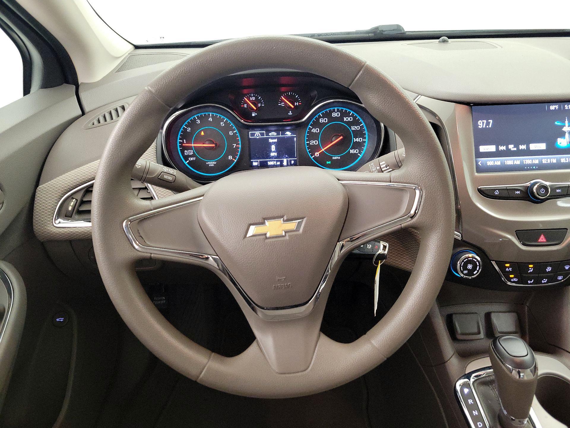 Thumbnail: 2018 Chevrolet Cruze - 10