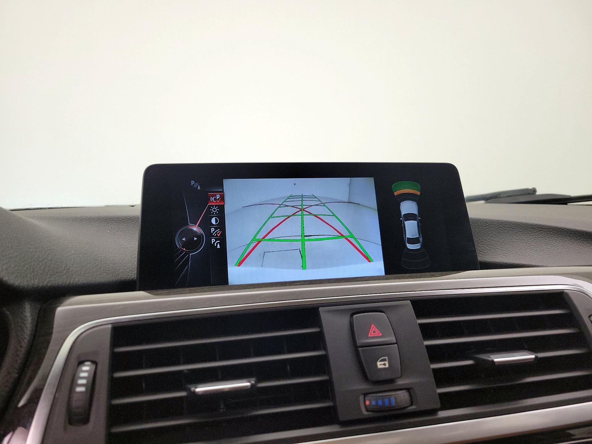 Thumbnail: 2016 BMW 3 Series - 14