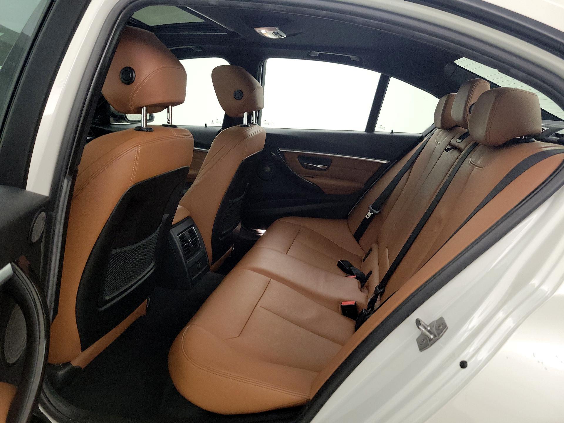 Thumbnail: 2016 BMW 3 Series - 19