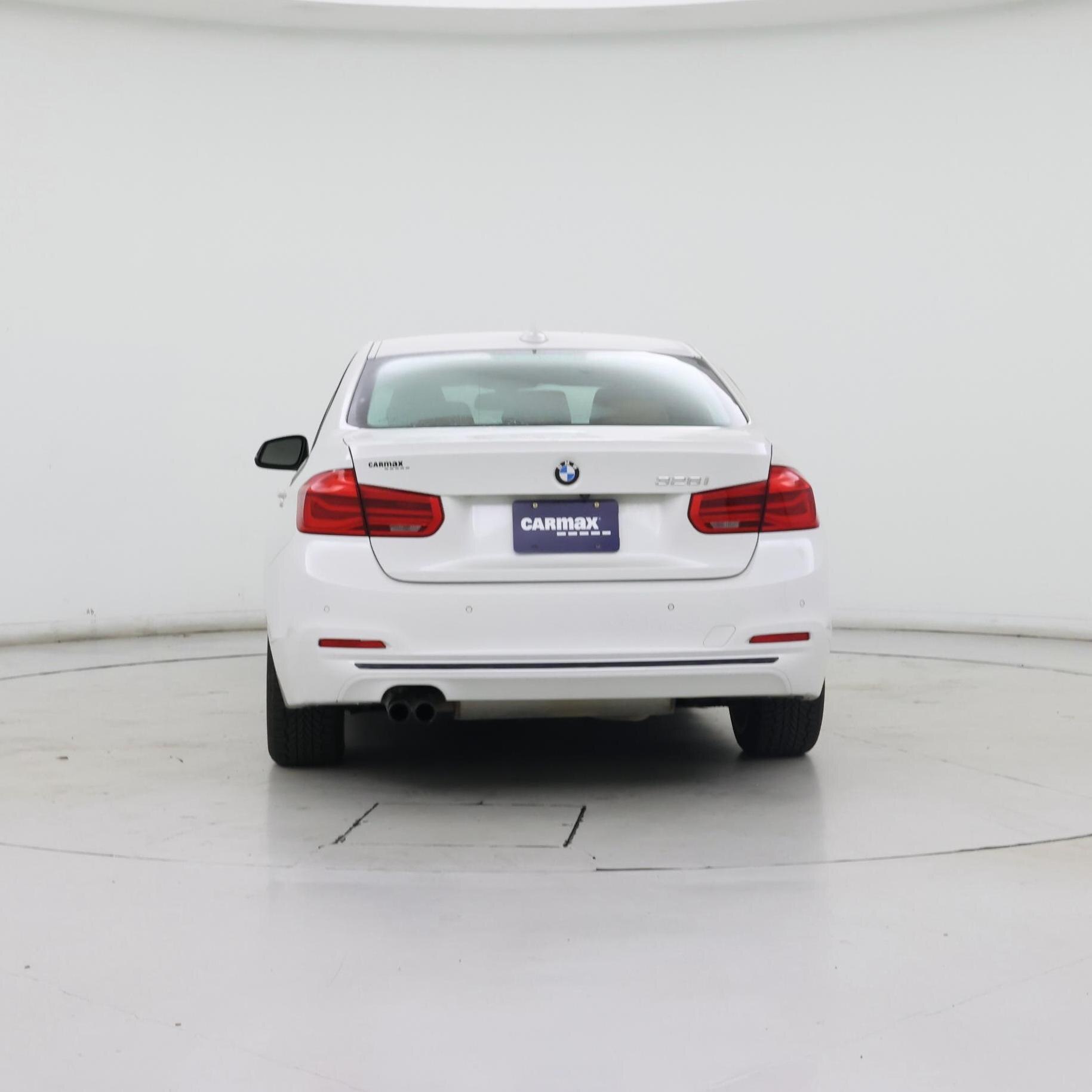 Thumbnail: 2016 BMW 3 Series - 6