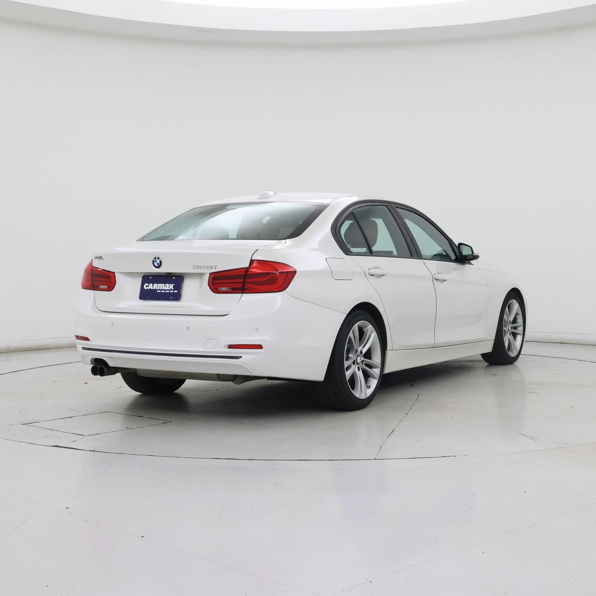 Thumbnail: 2016 BMW 3 Series - 8