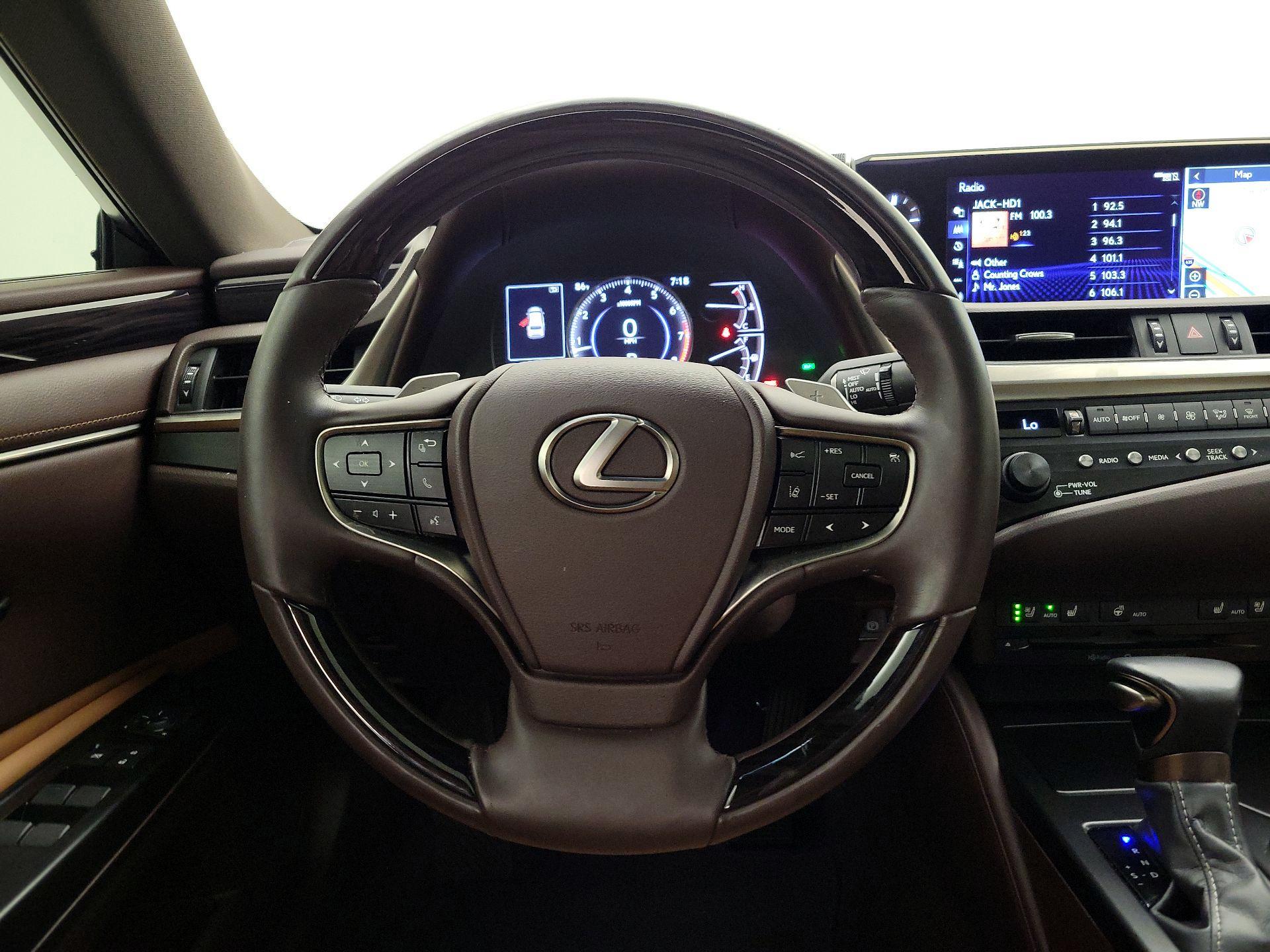 Thumbnail: 2019 Lexus ES - 10