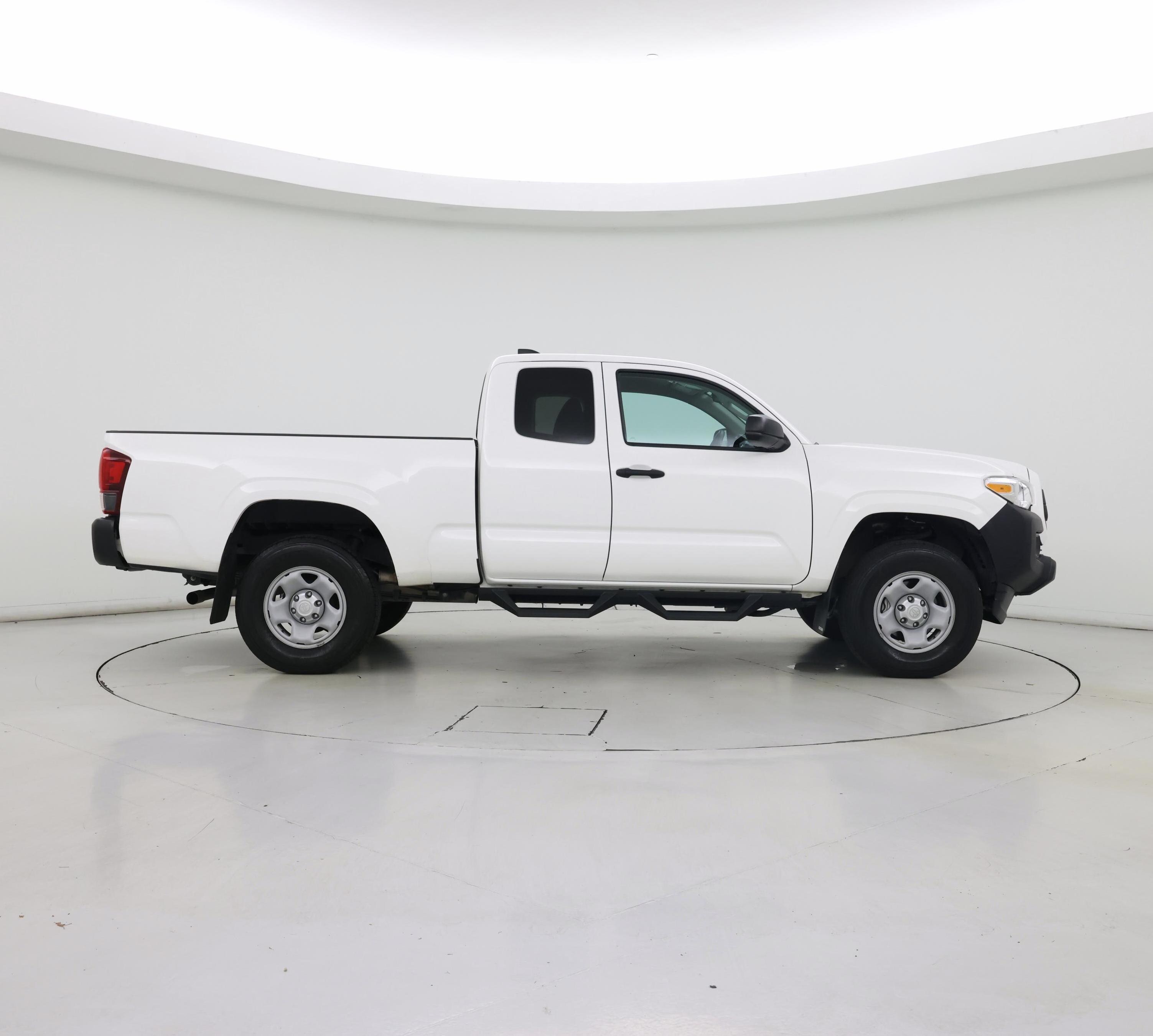 Thumbnail: 2023 Toyota Tacoma - 7