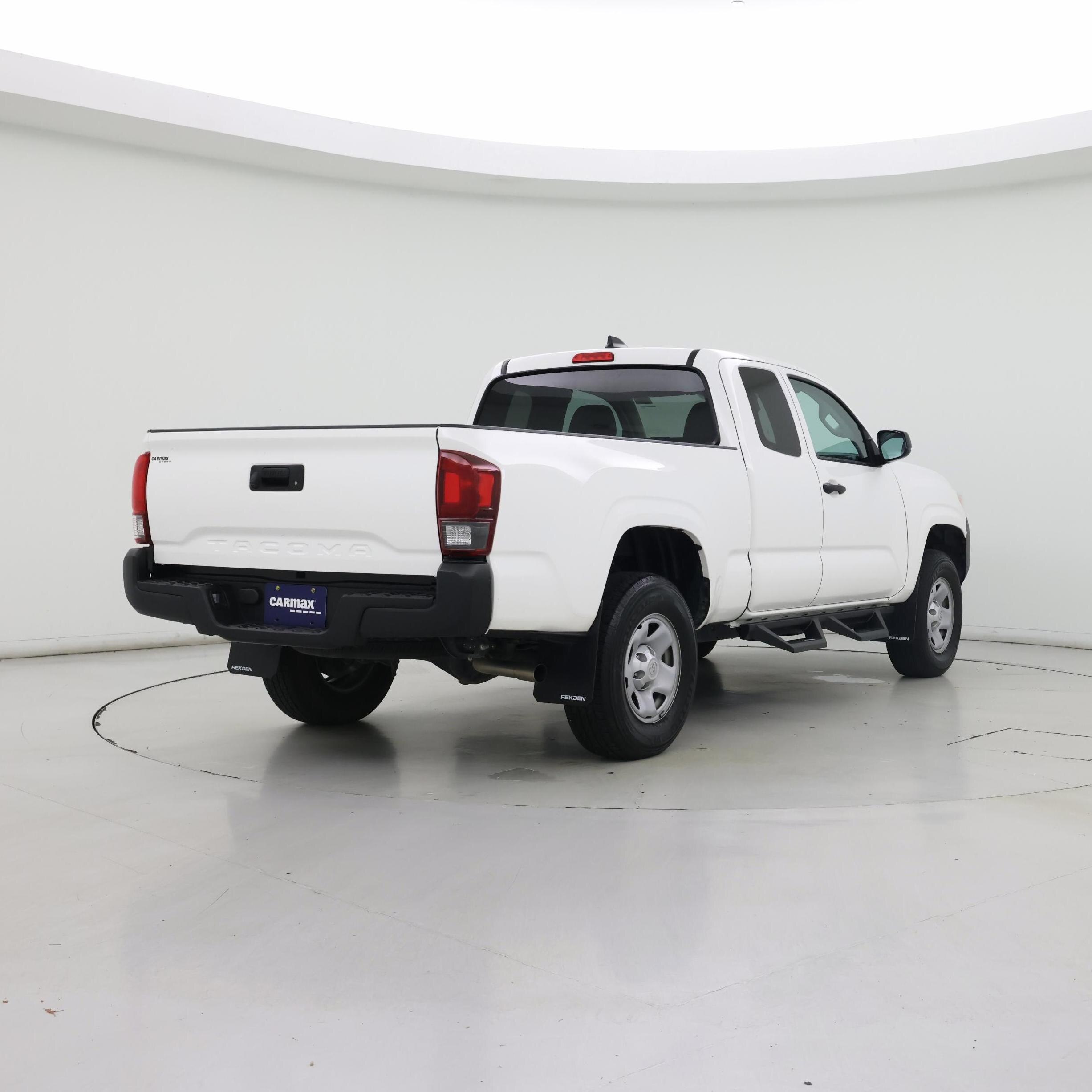 Thumbnail: 2023 Toyota Tacoma - 8