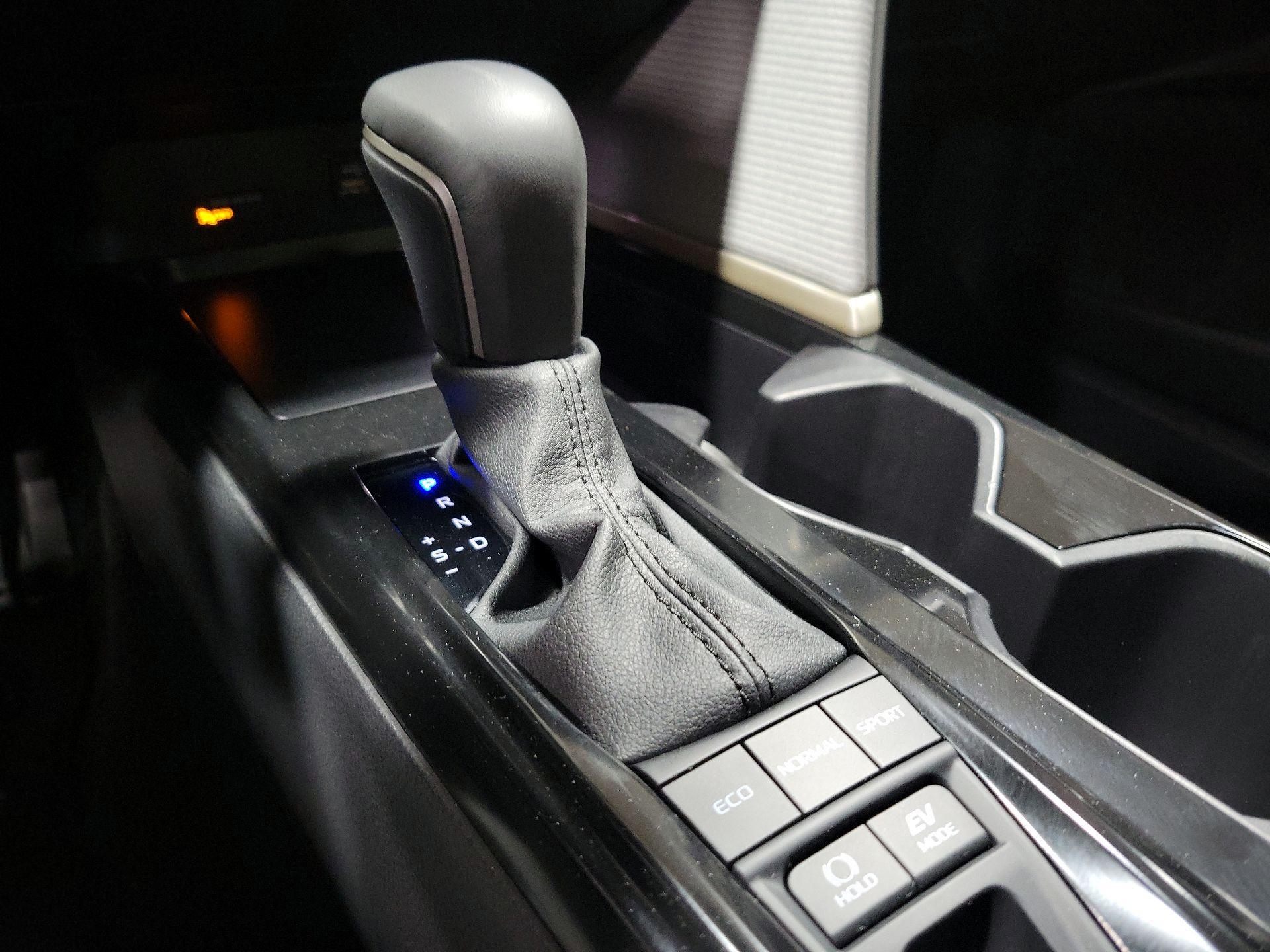 Thumbnail: 2025 Toyota Camry - 17