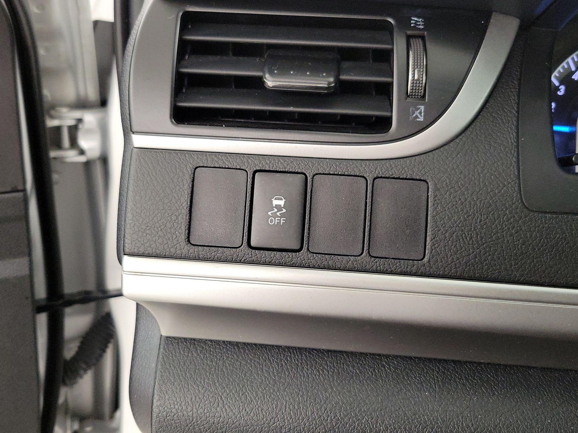 Thumbnail: 2014 Toyota Camry - 13
