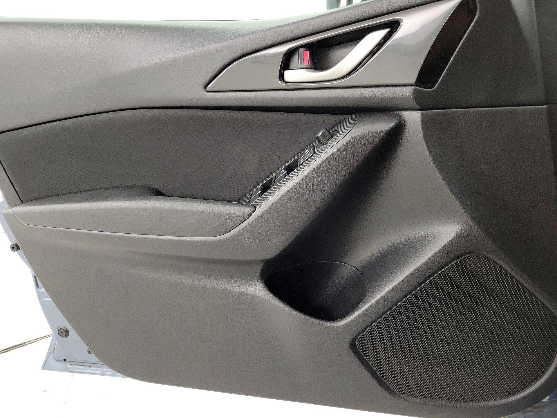 Thumbnail: 2016 Mazda Mazda3 - 12