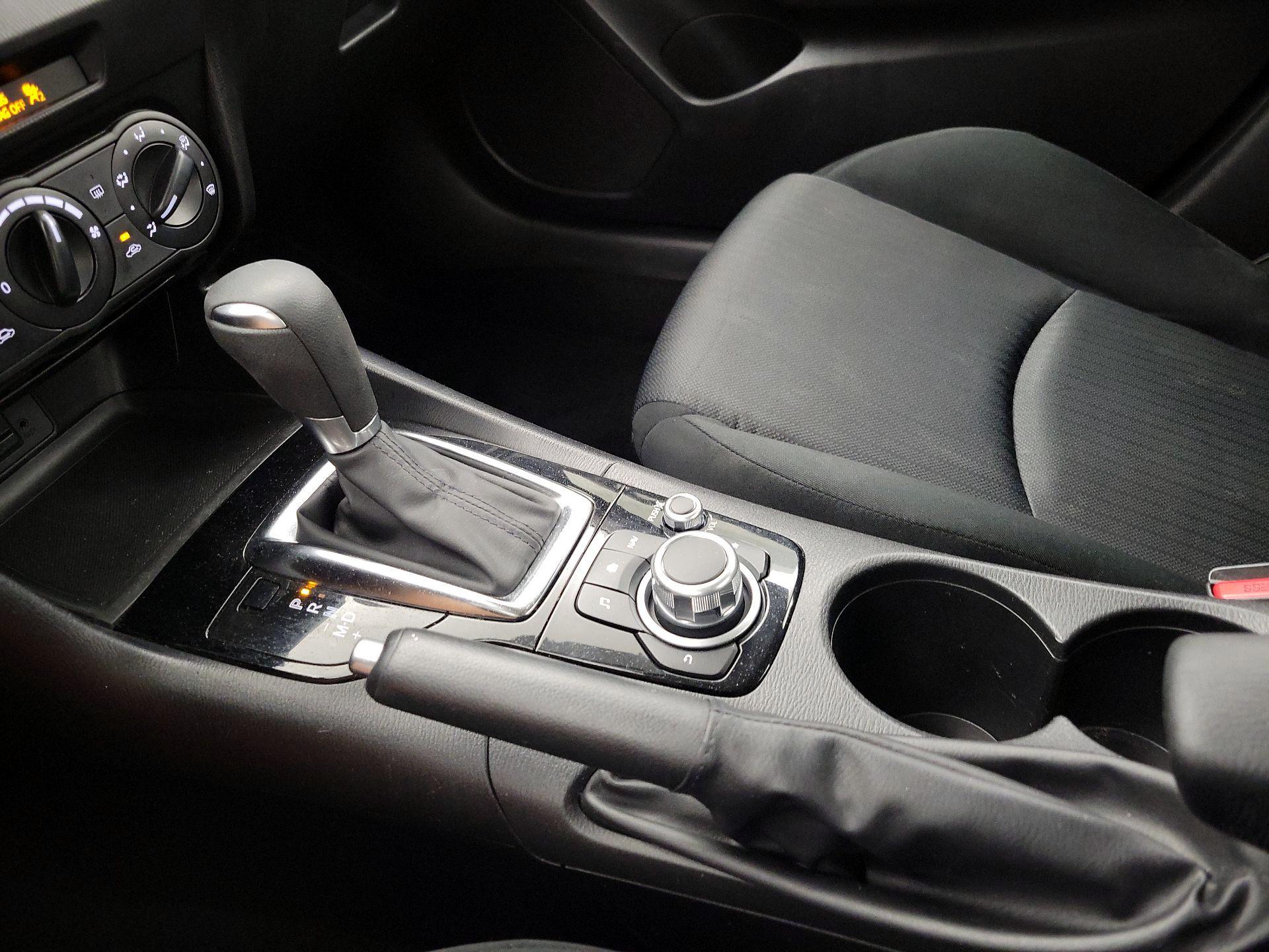 Thumbnail: 2016 Mazda Mazda3 - 17