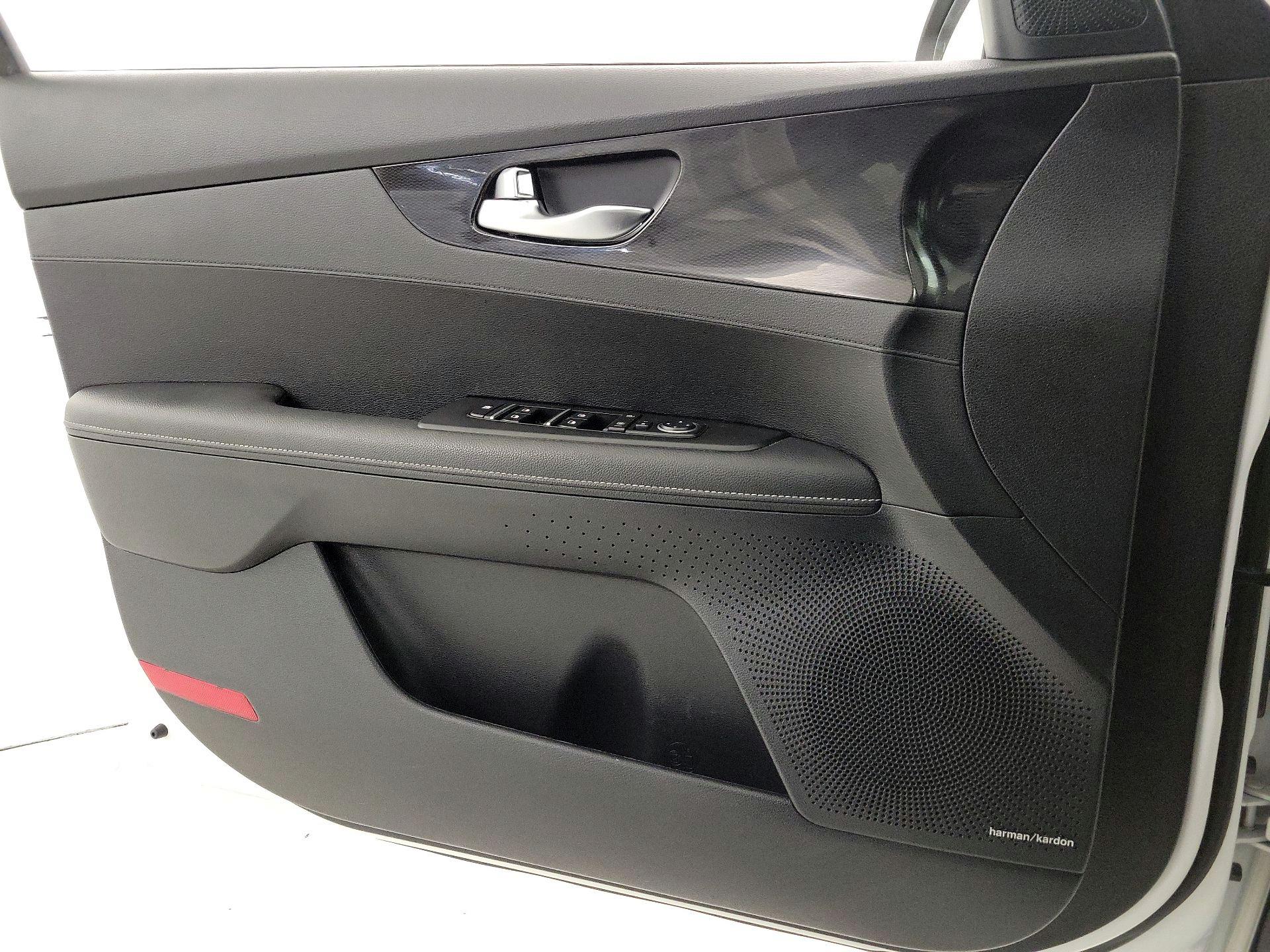 Thumbnail: 2022 Kia Forte - 12