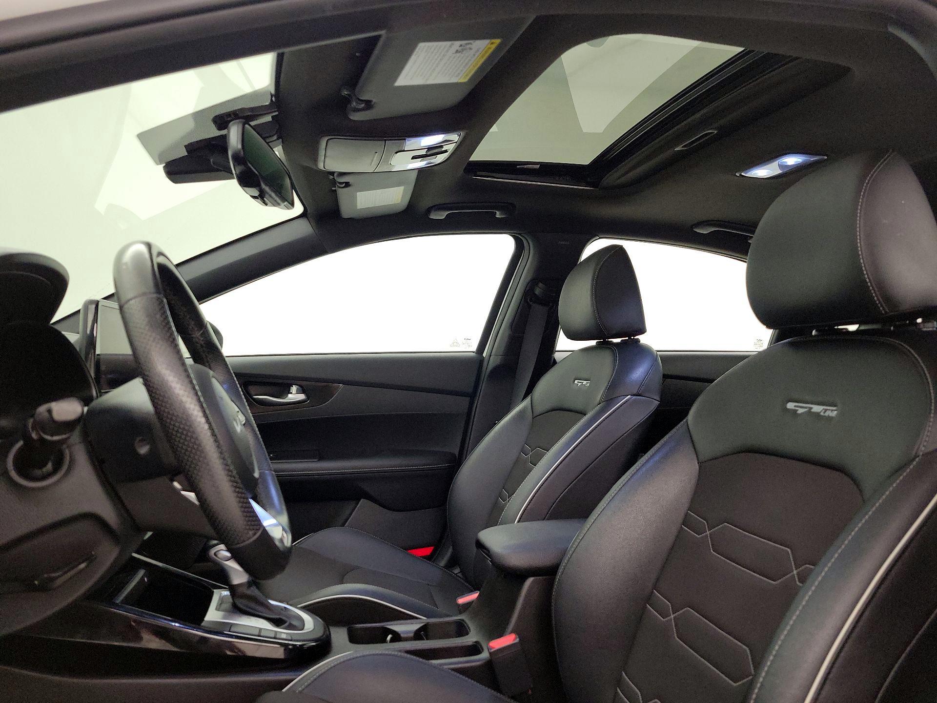 Thumbnail: 2022 Kia Forte - 19