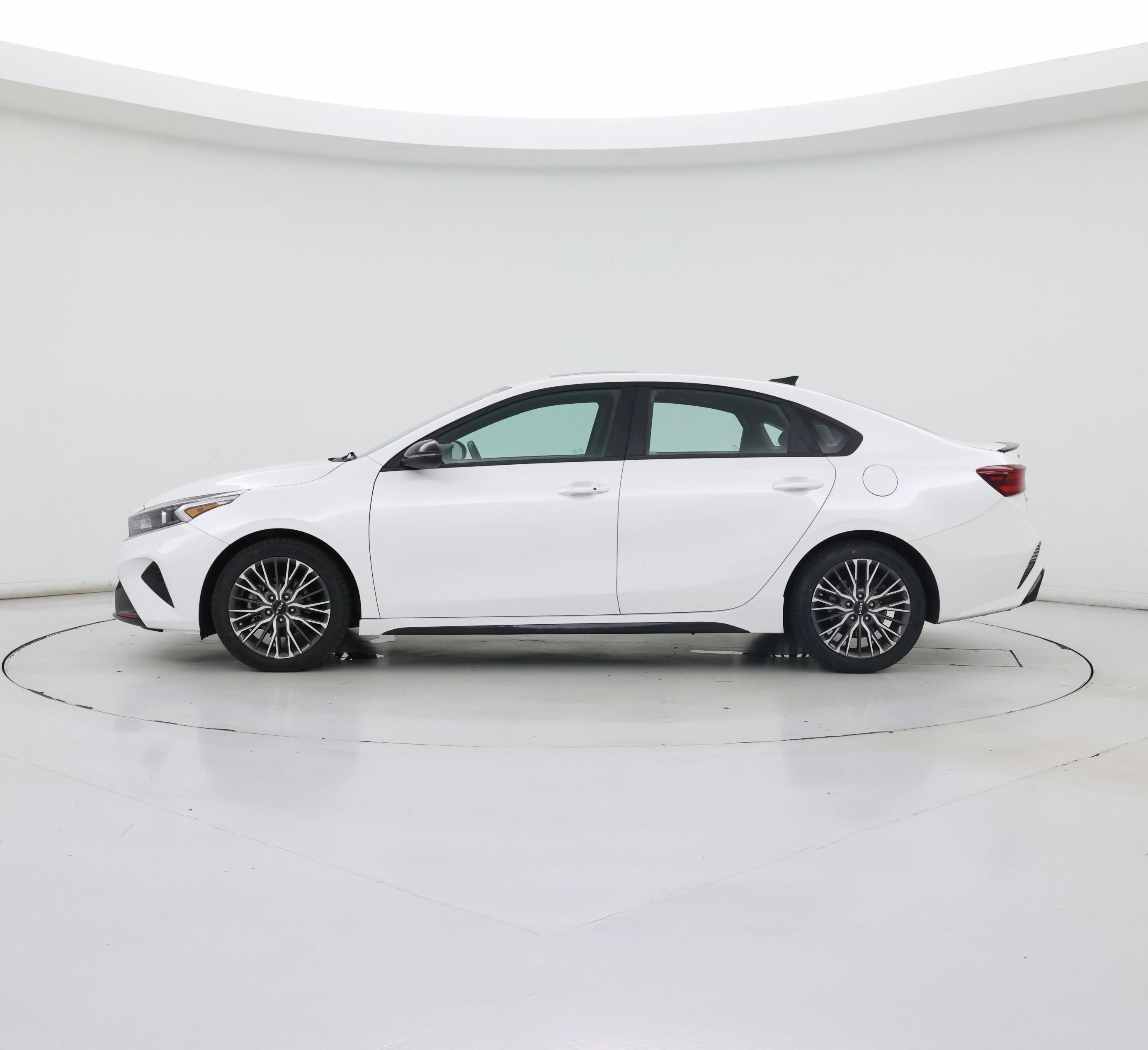Thumbnail: 2022 Kia Forte - 3