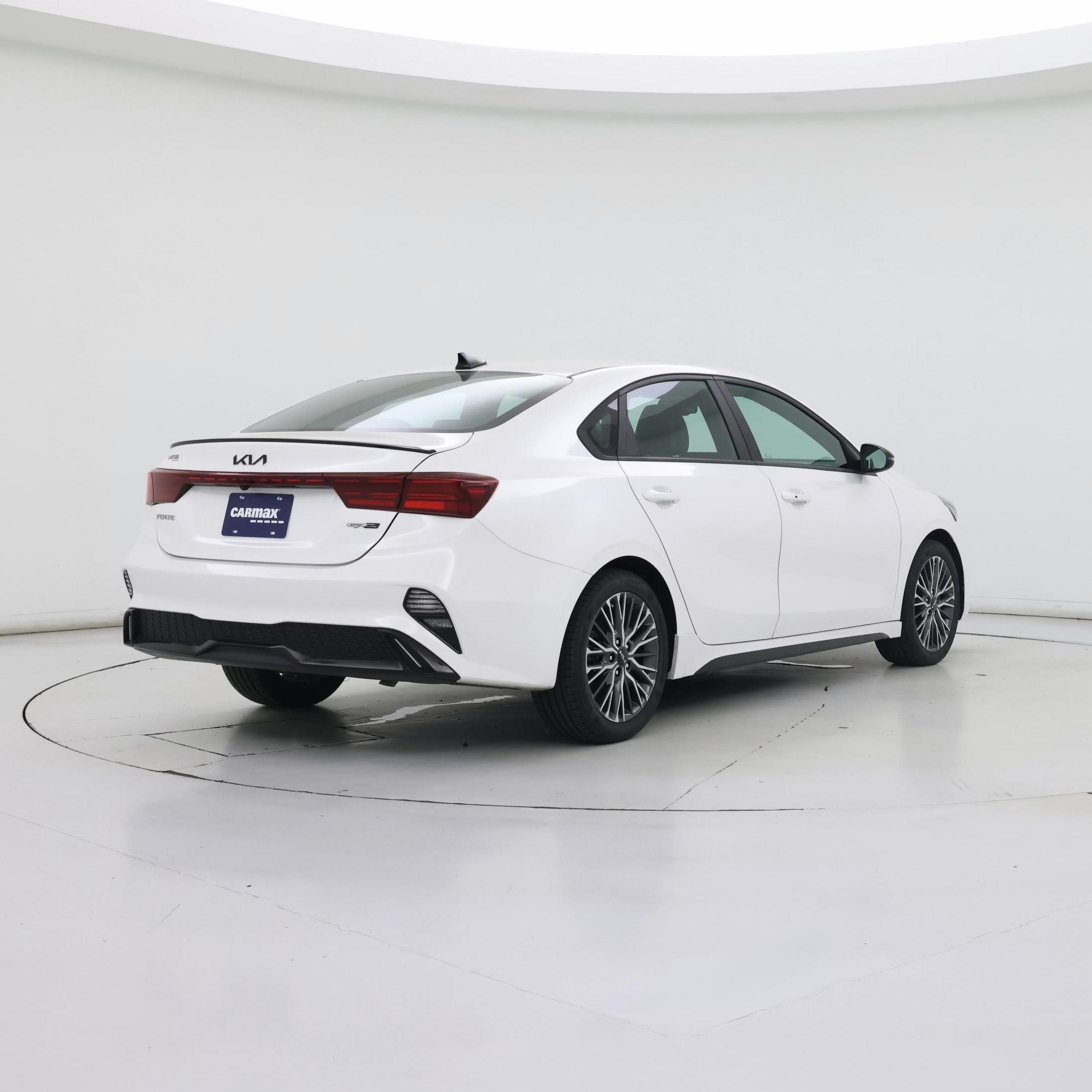 Thumbnail: 2022 Kia Forte - 8