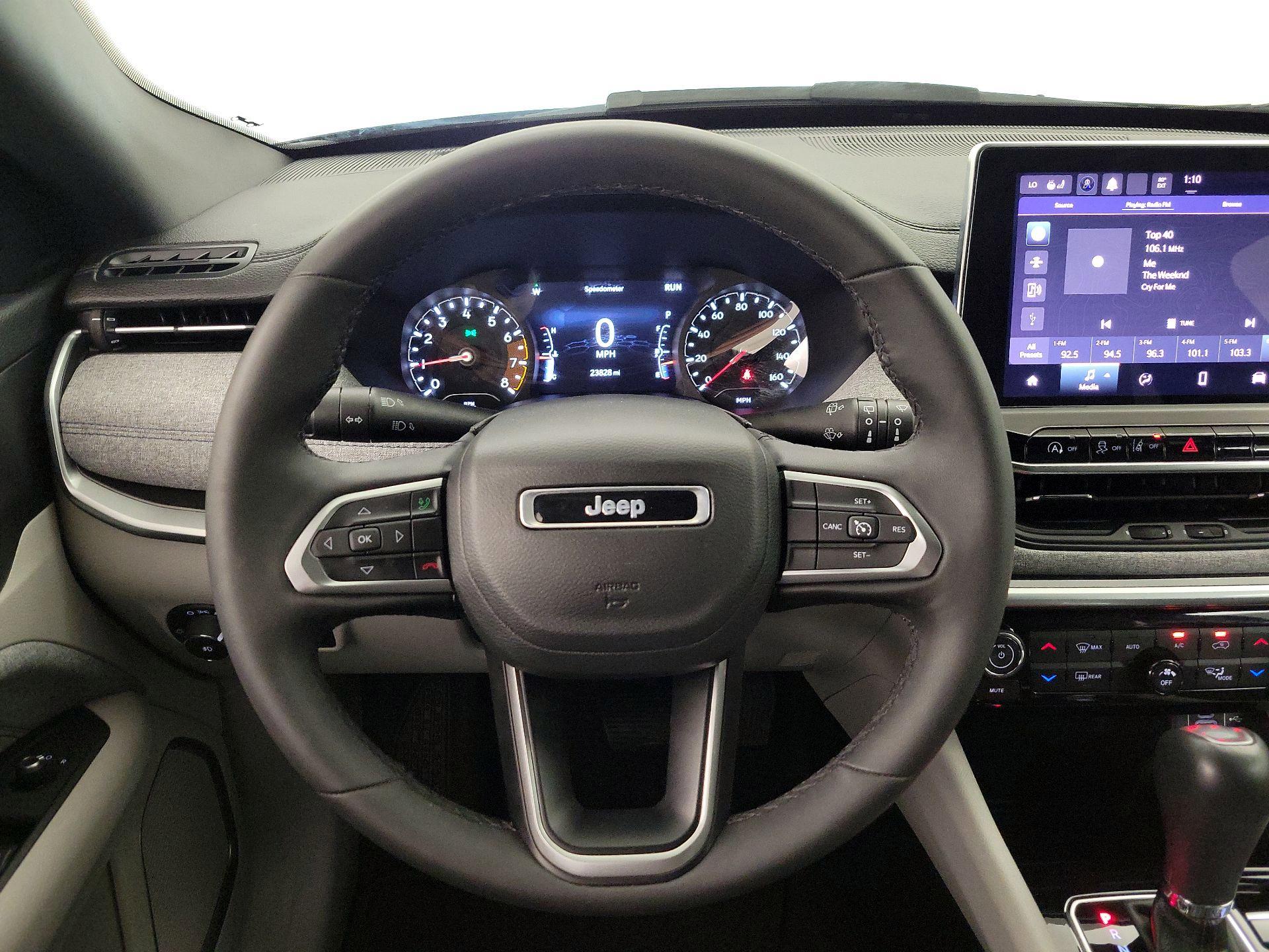Thumbnail: 2023 Jeep Compass - 10