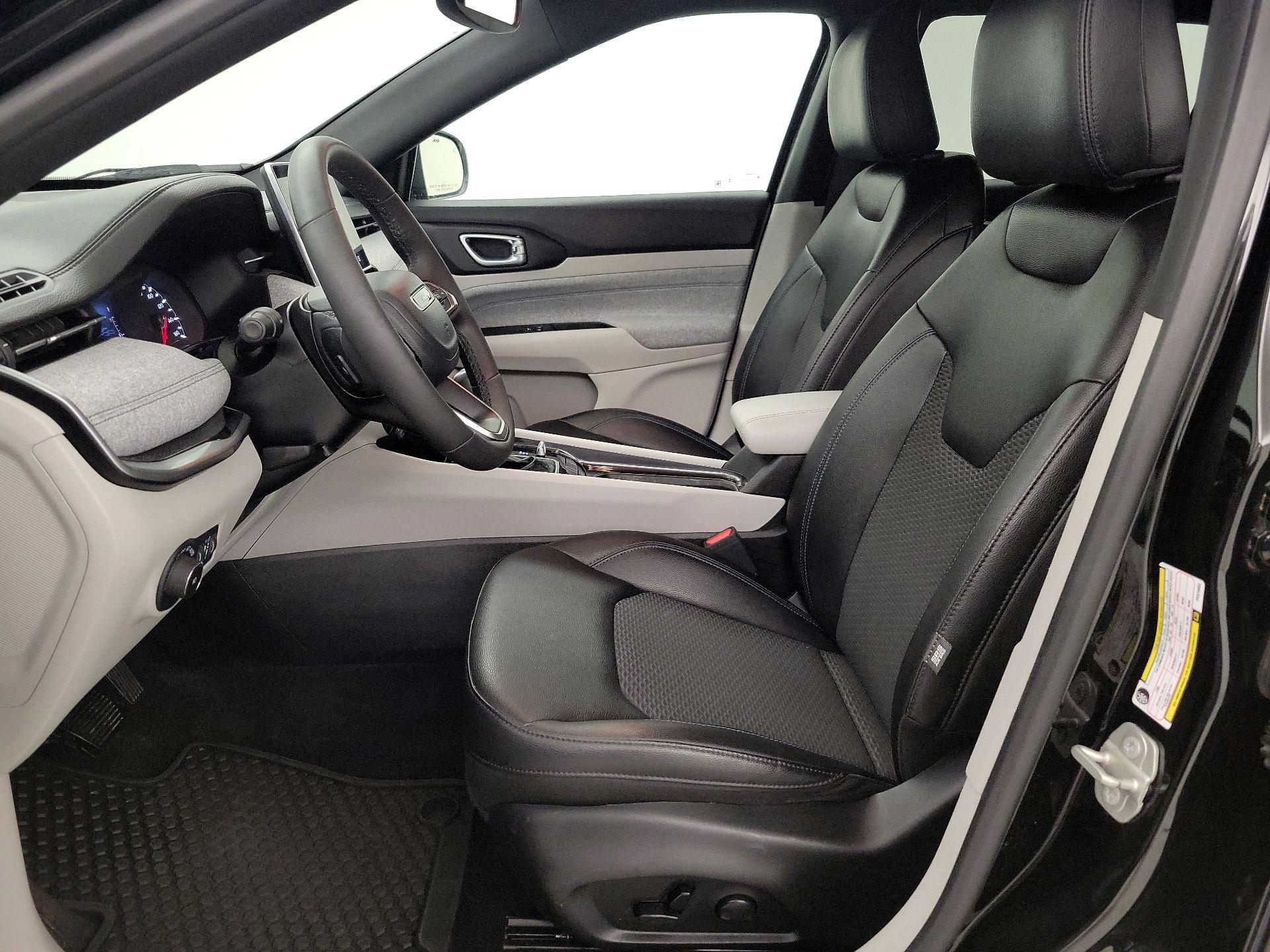 Thumbnail: 2023 Jeep Compass - 11