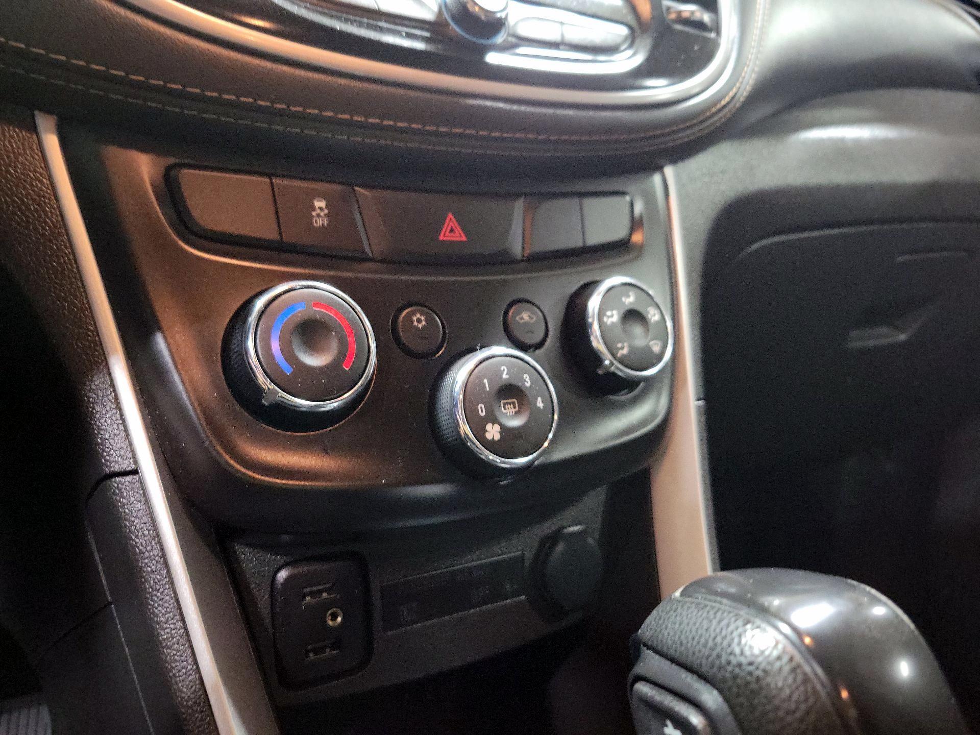 Thumbnail: 2020 Chevrolet Trax - 16