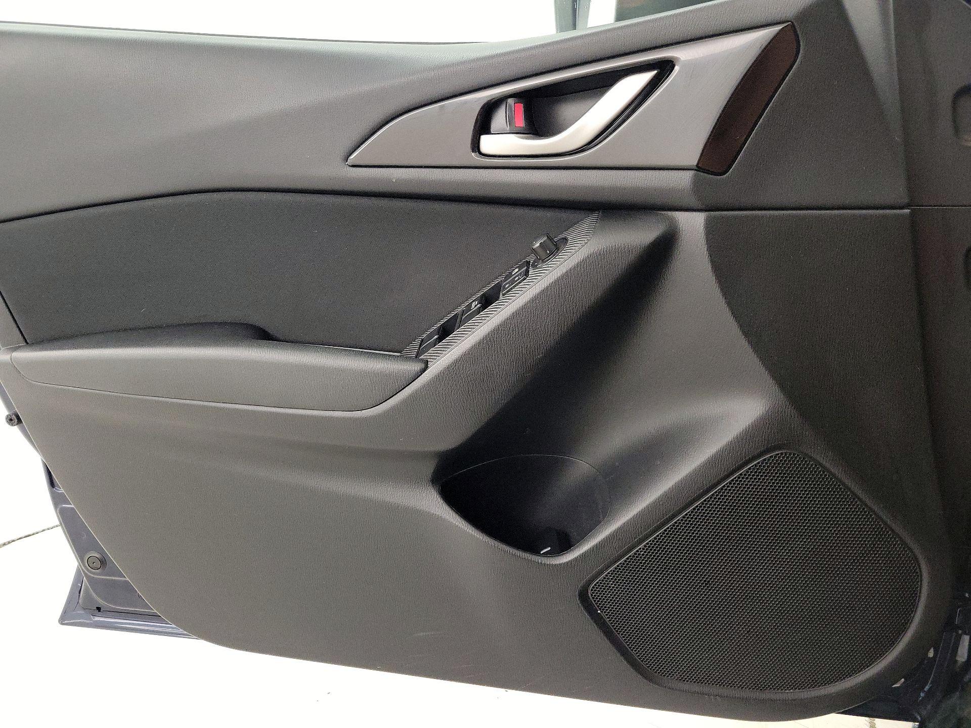 Thumbnail: 2016 Mazda Mazda3 - 12