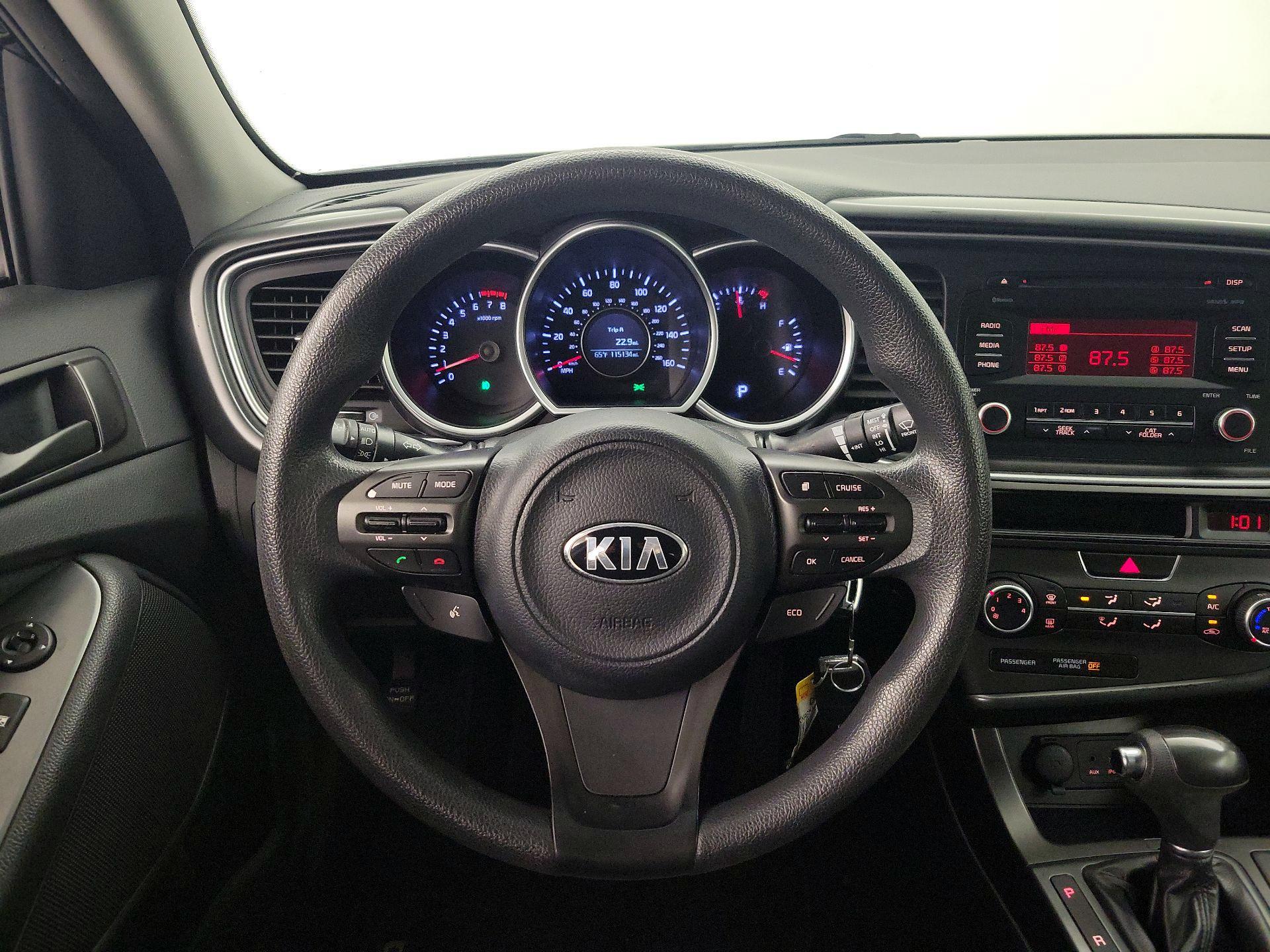 Thumbnail: 2015 Kia Optima - 10