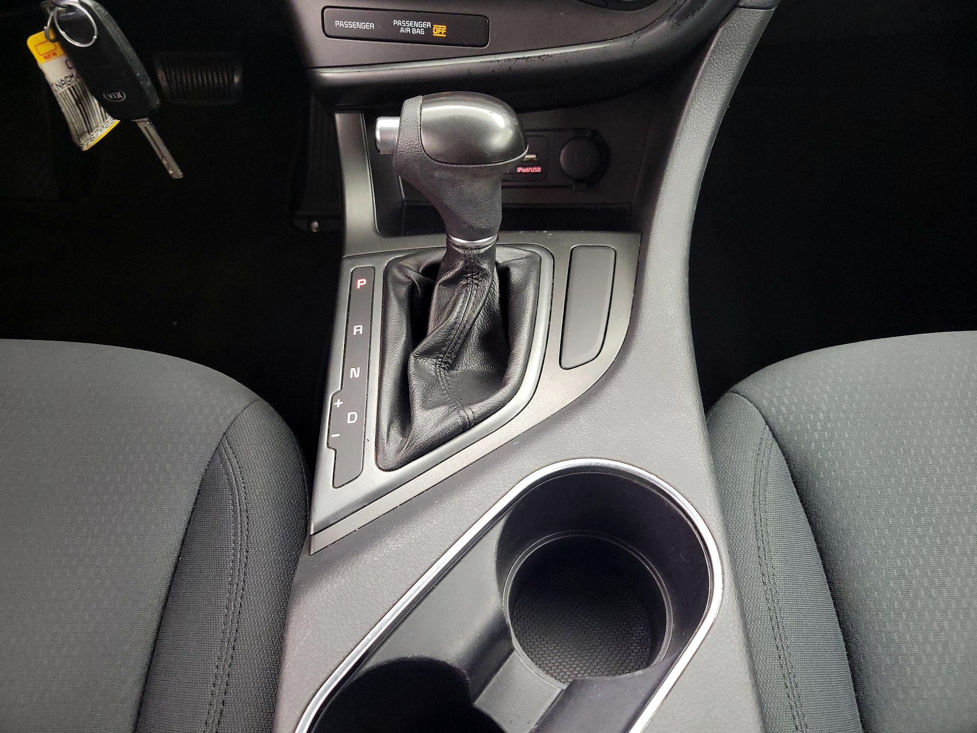 Thumbnail: 2015 Kia Optima - 16