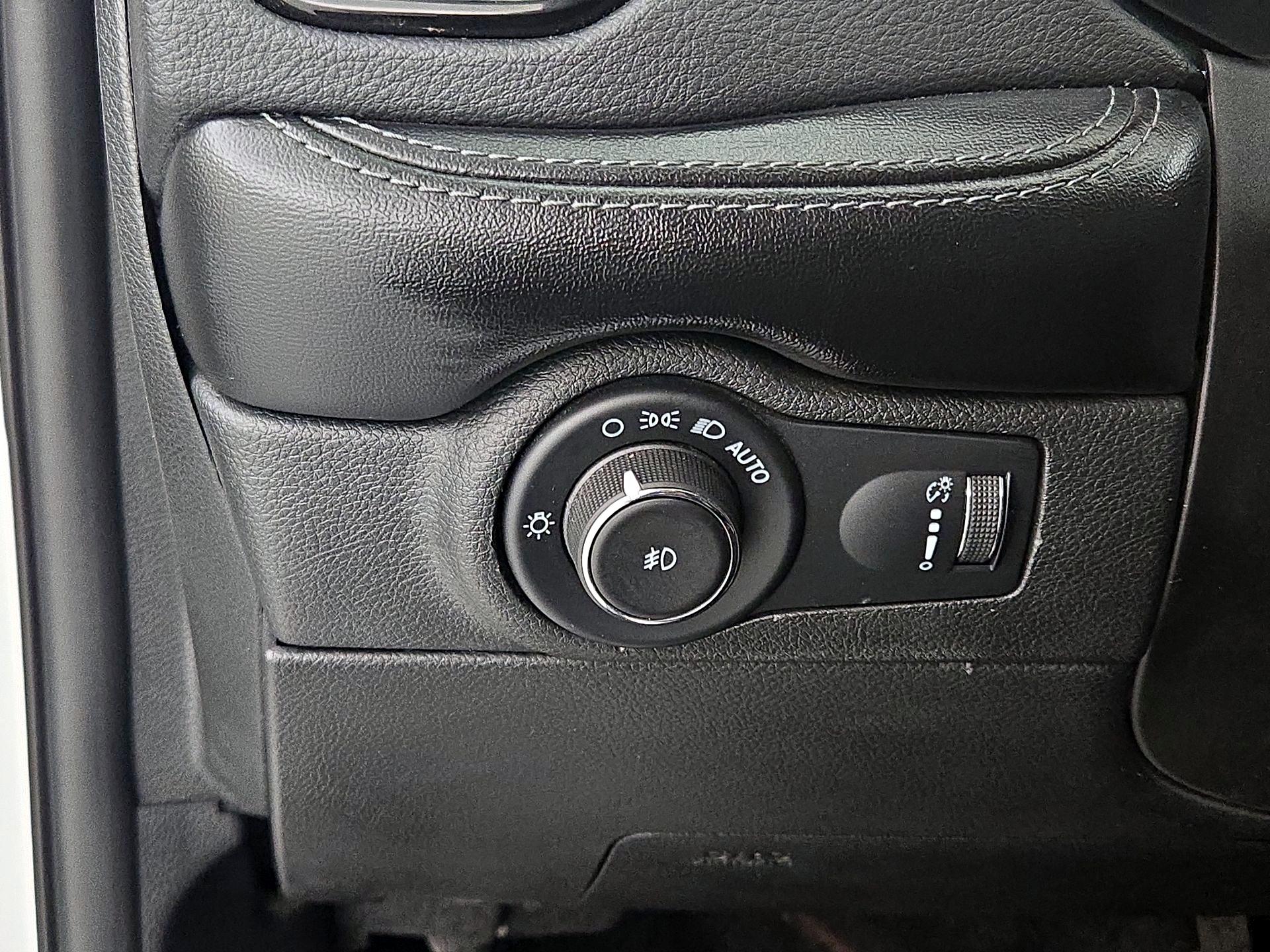 Thumbnail: 2021 Dodge Durango - 13