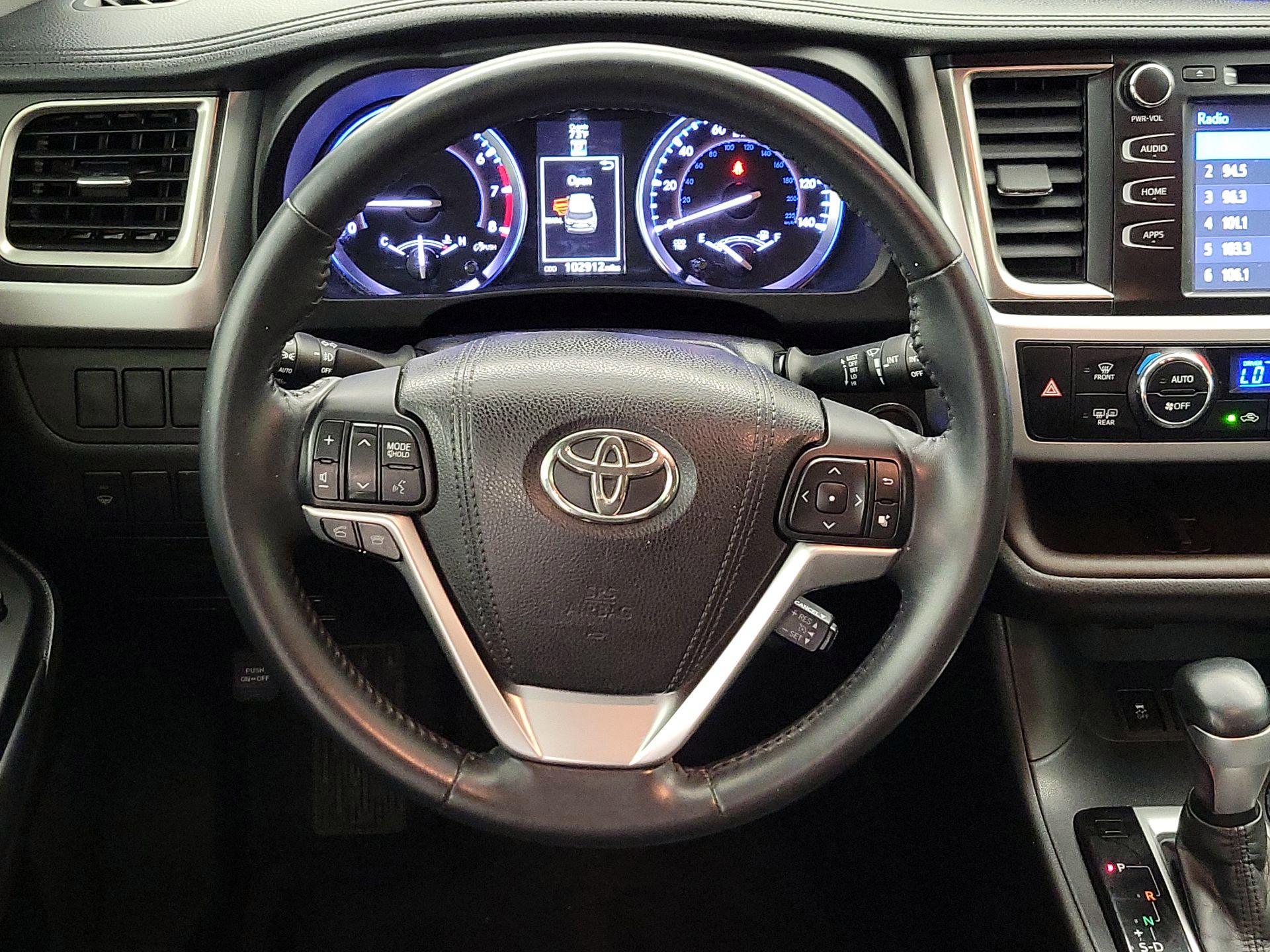 Thumbnail: 2016 Toyota Highlander - 10