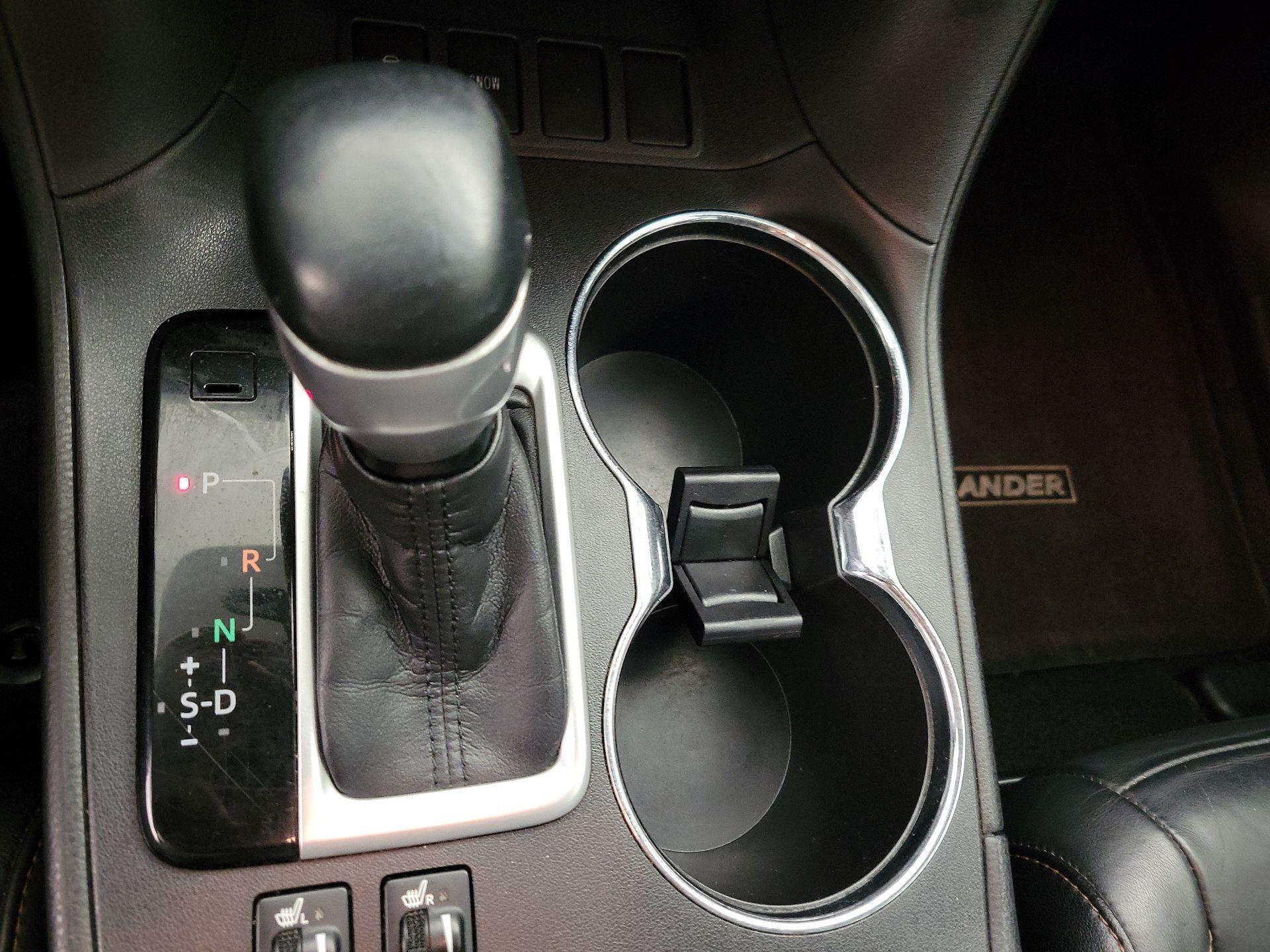 Thumbnail: 2016 Toyota Highlander - 17