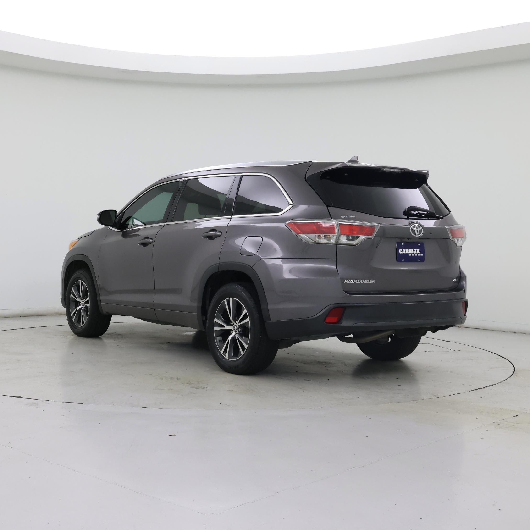 Thumbnail: 2016 Toyota Highlander - 2
