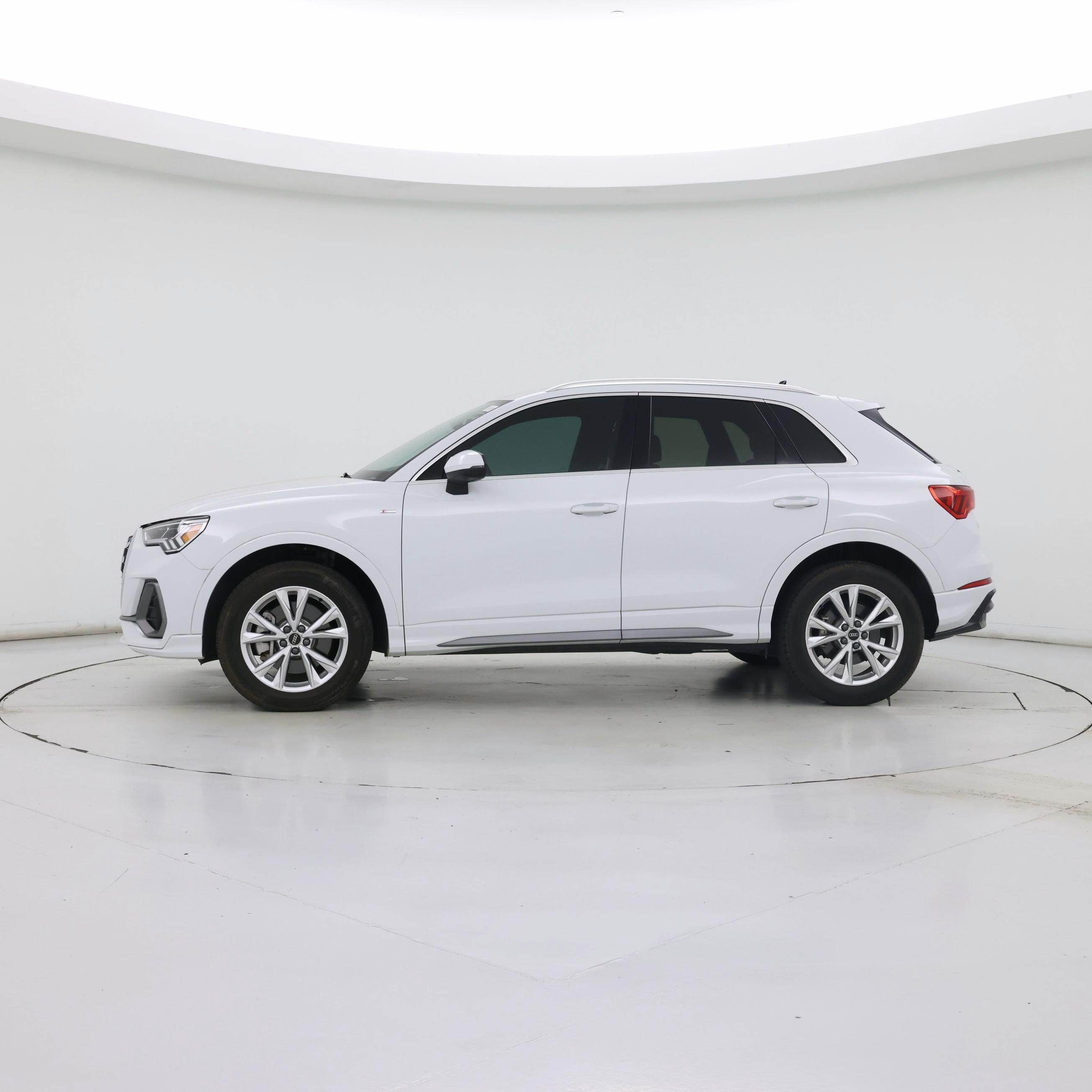 Thumbnail: 2022 Audi Q3 - 3
