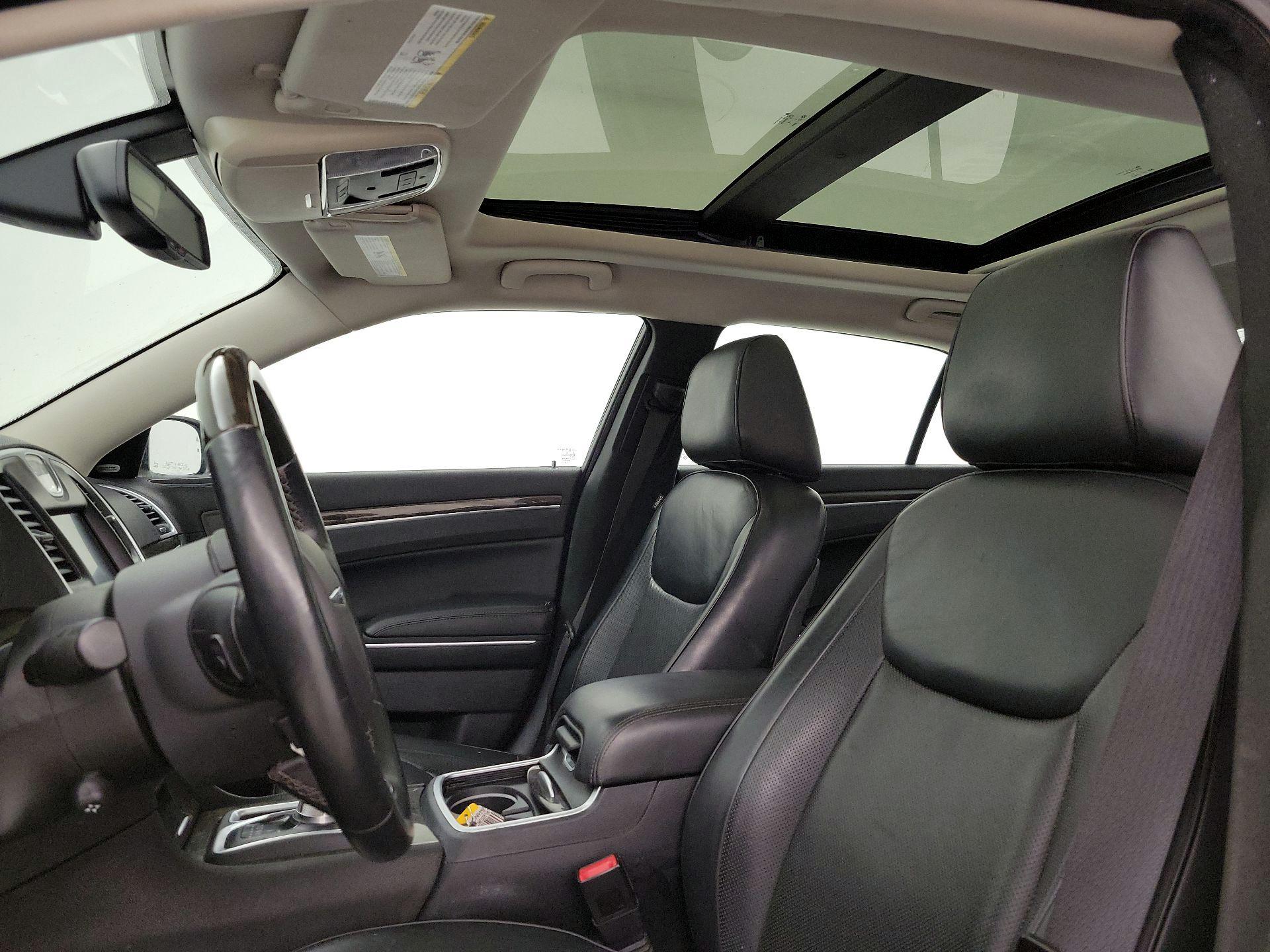 Thumbnail: 2015 Chrysler 300 - 19