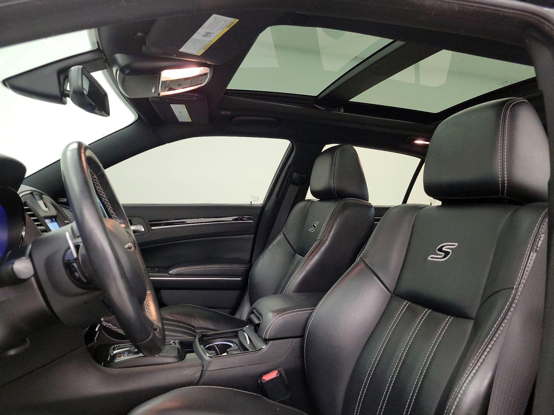 Thumbnail: 2018 Chrysler 300 - 19