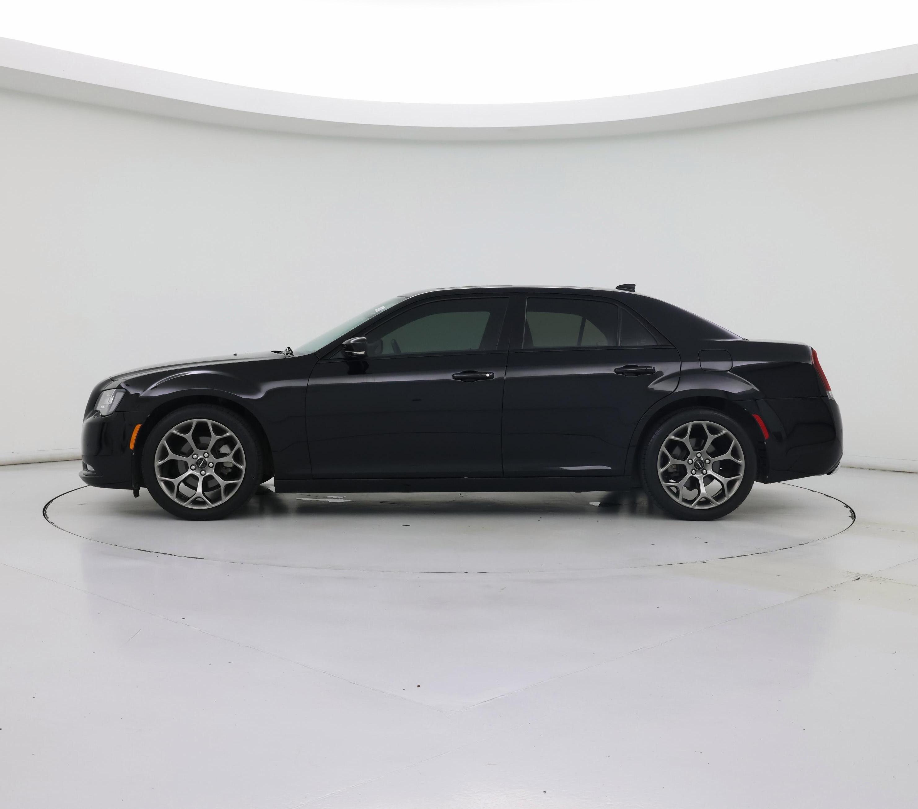 Thumbnail: 2018 Chrysler 300 - 3