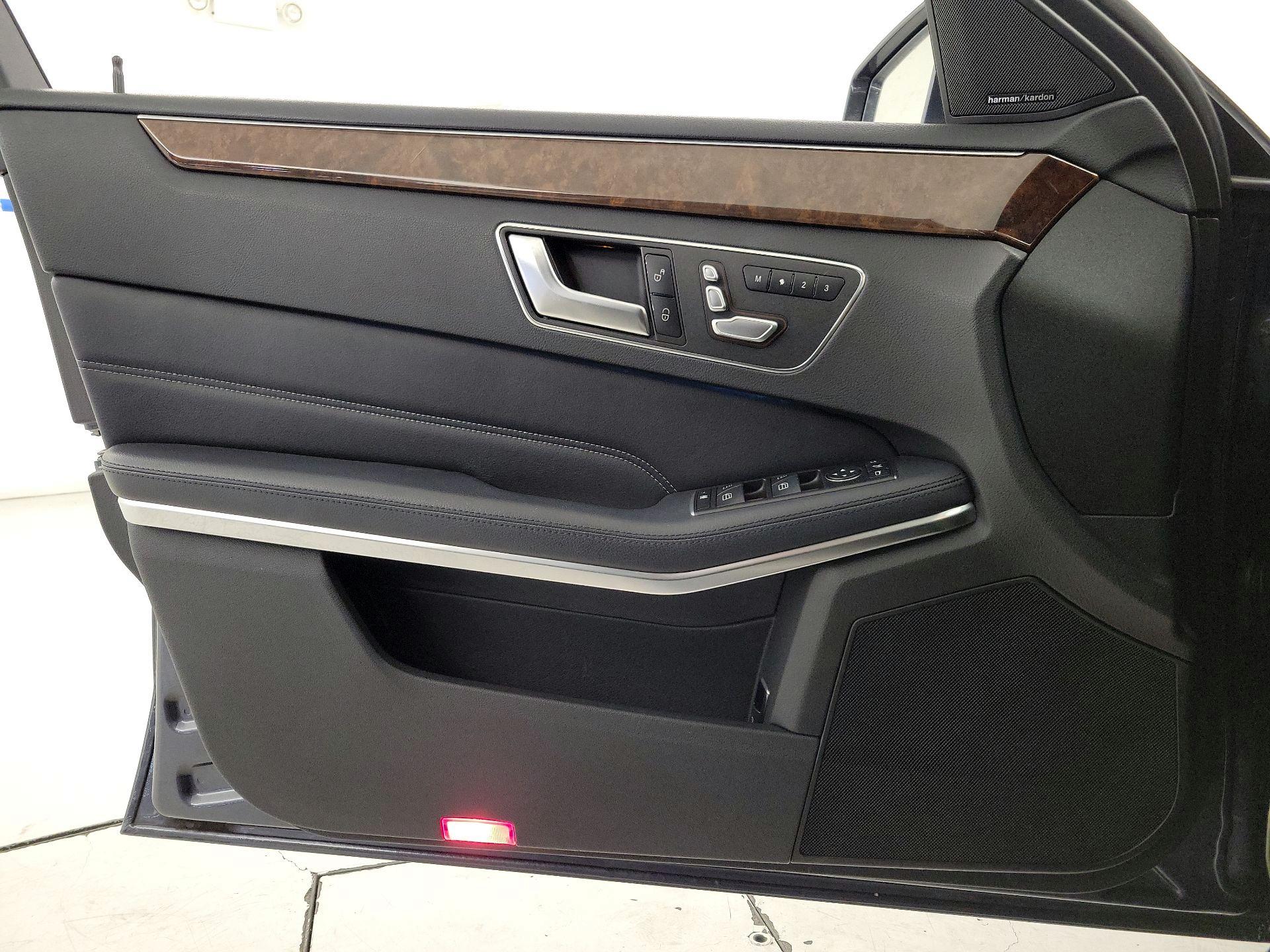 Thumbnail: 2015 Mercedes-Benz E-Class - 12
