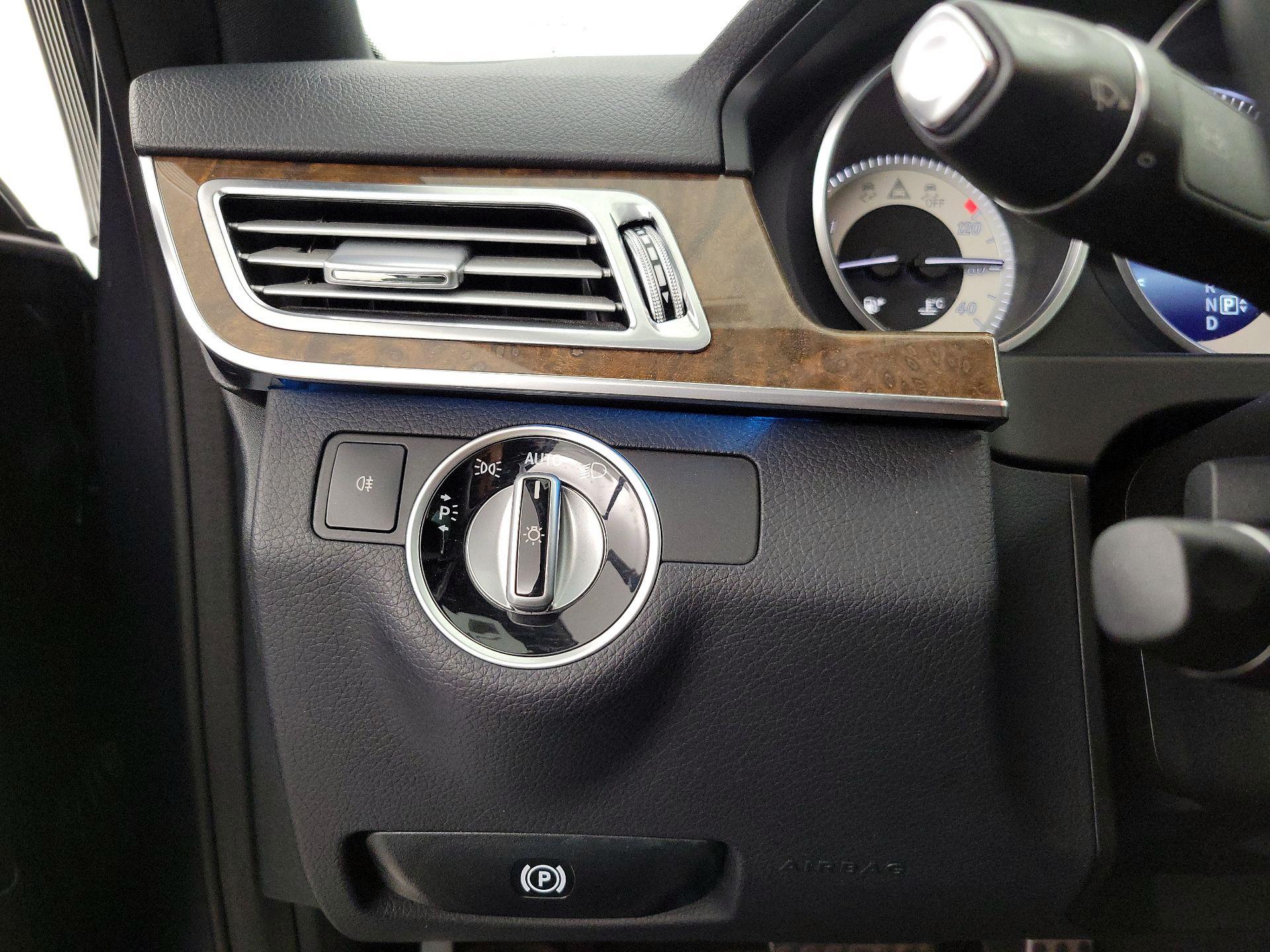 Thumbnail: 2015 Mercedes-Benz E-Class - 13