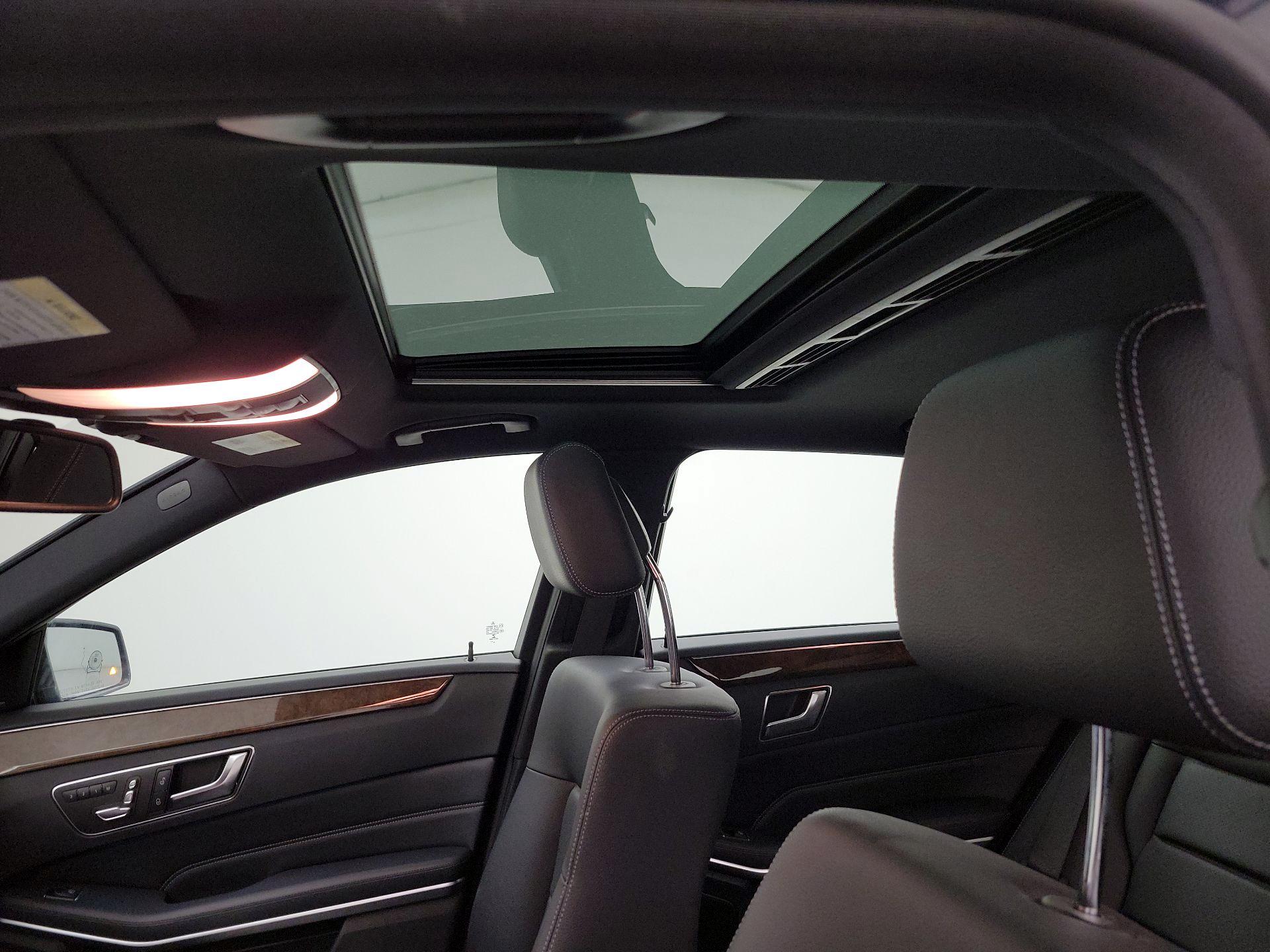 Thumbnail: 2015 Mercedes-Benz E-Class - 17