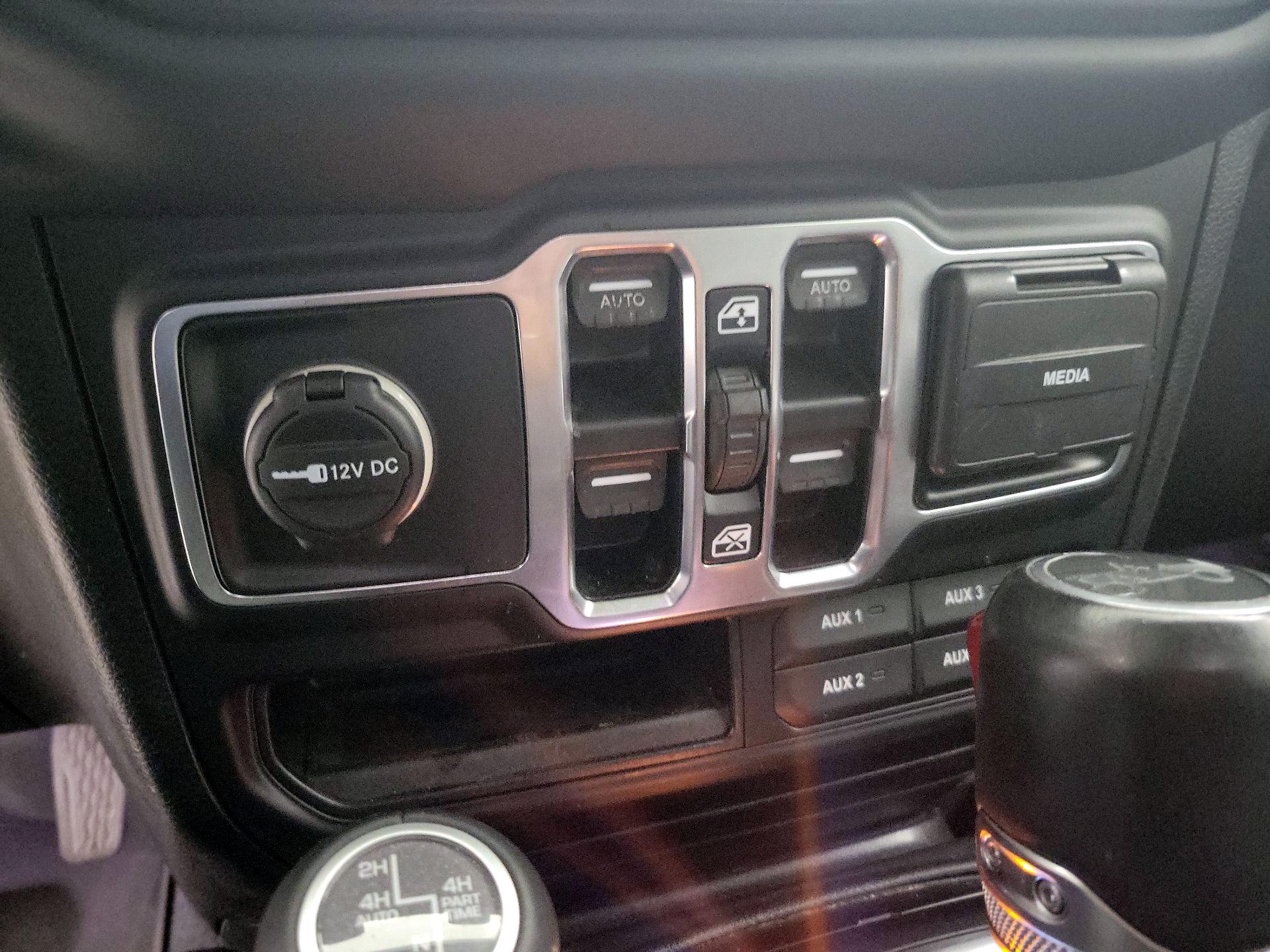 Thumbnail: 2018 Jeep Wrangler - 19