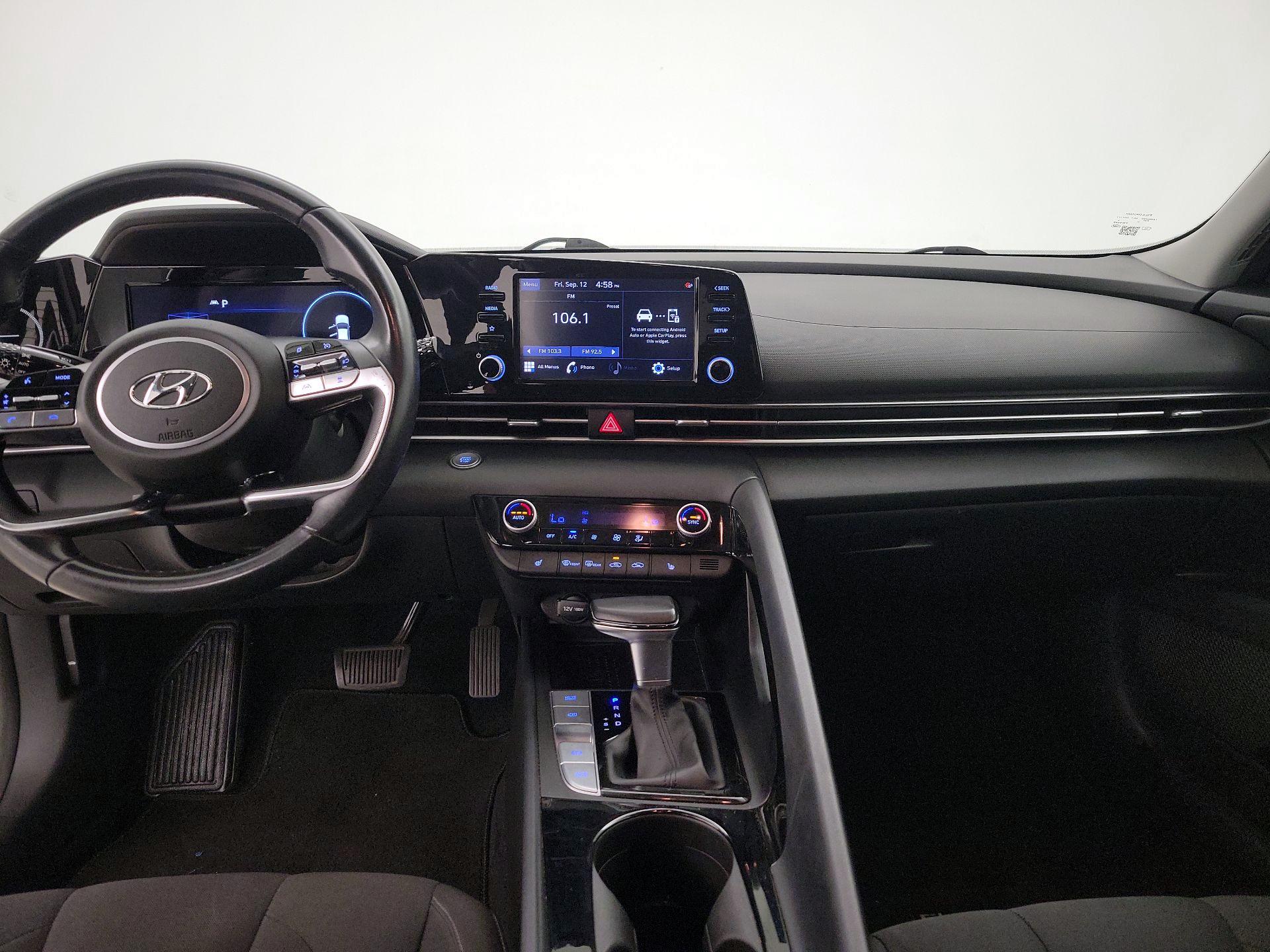 Thumbnail: 2022 Hyundai Elantra - 9