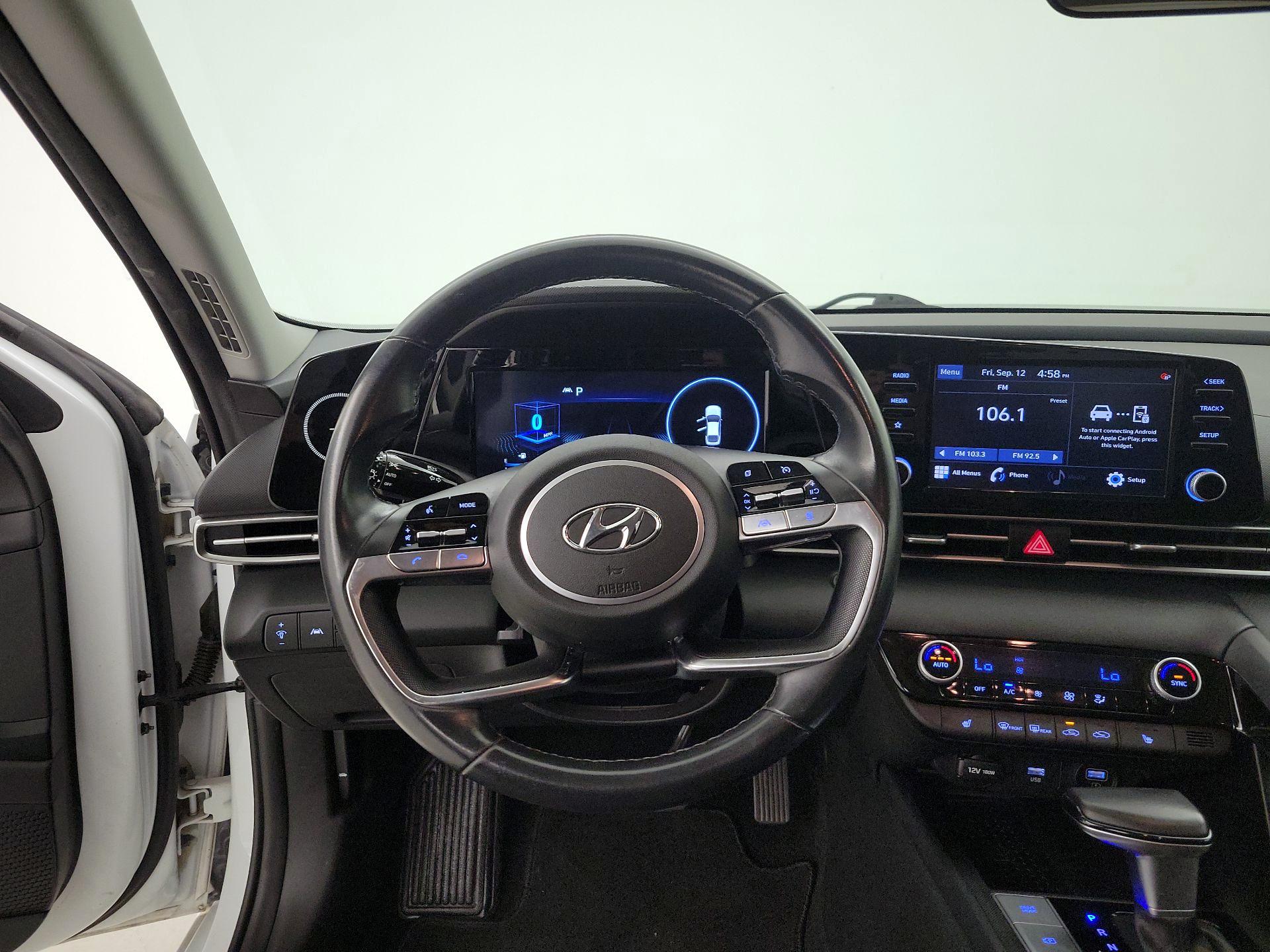 Thumbnail: 2022 Hyundai Elantra - 10