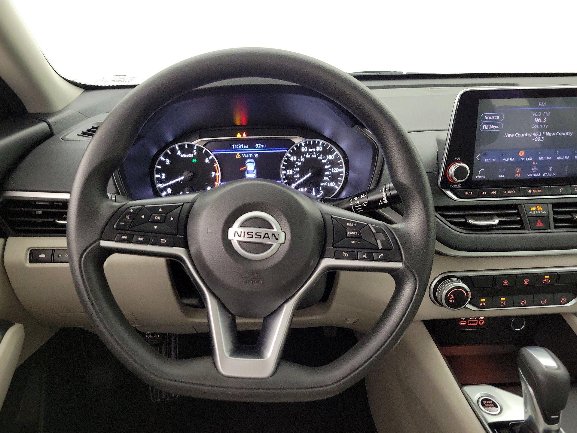 Thumbnail: 2020 Nissan Altima - 10