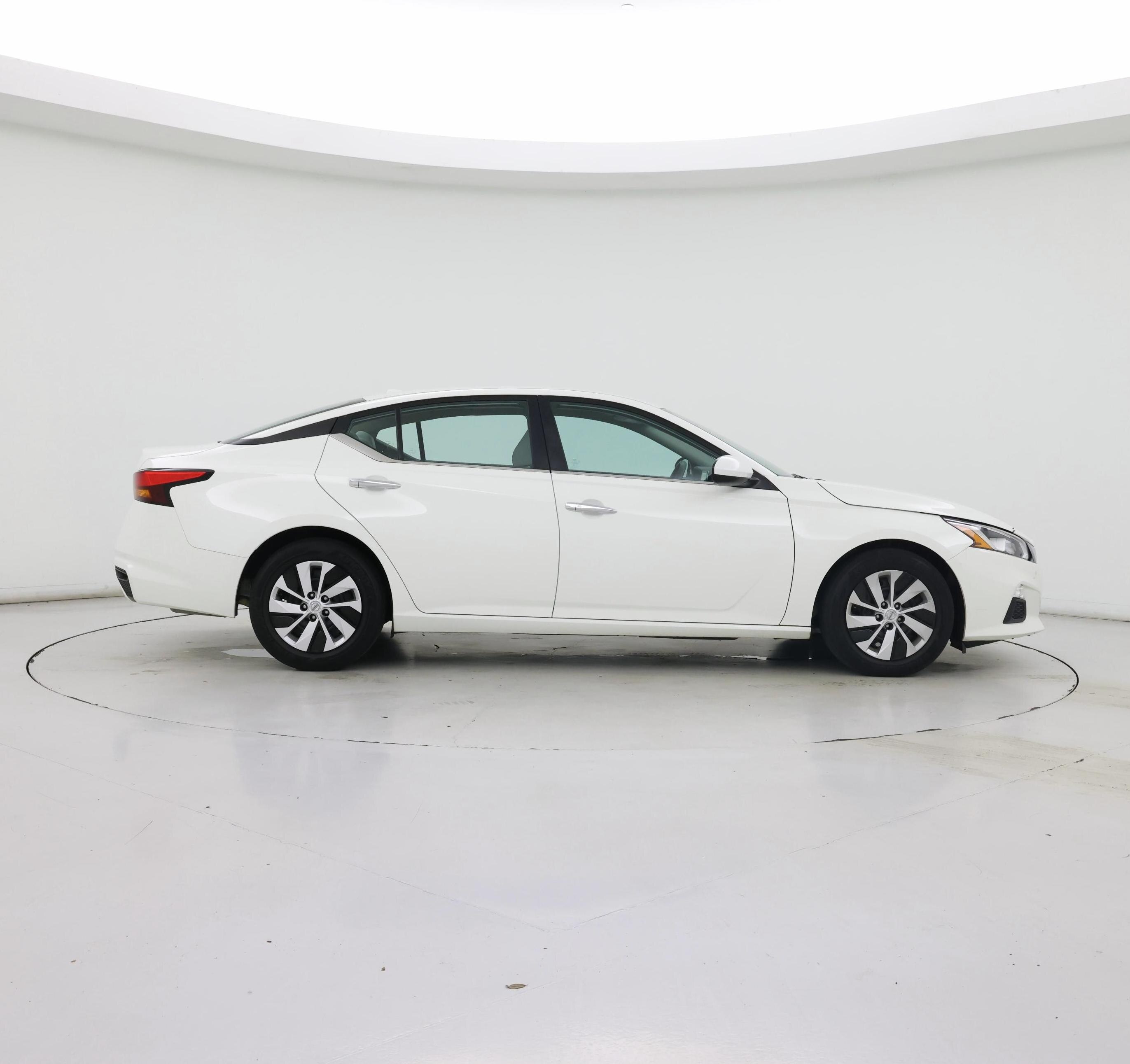 Thumbnail: 2020 Nissan Altima - 7