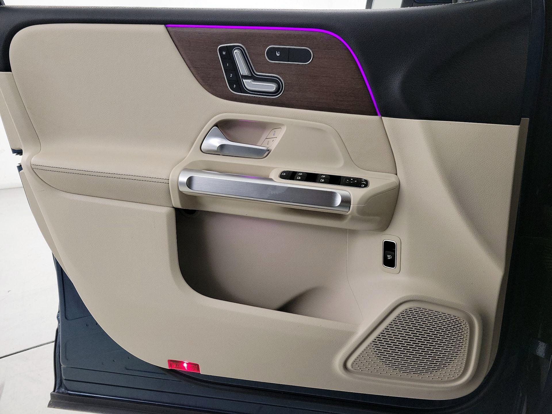 Thumbnail: 2021 Mercedes-Benz GLB - 12