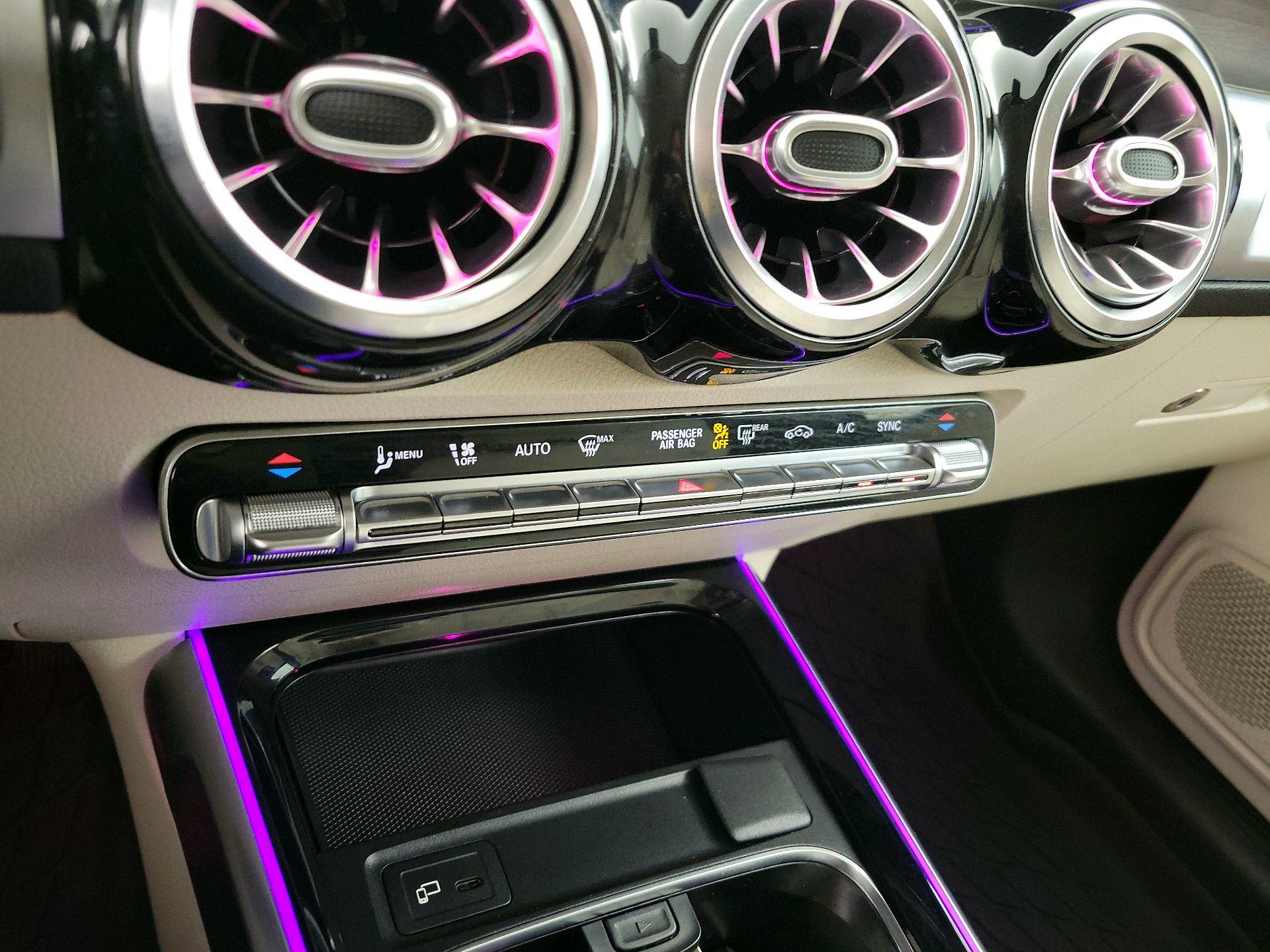 Thumbnail: 2021 Mercedes-Benz GLB - 16