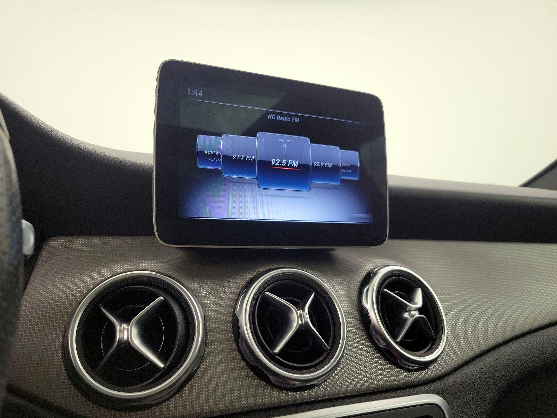Thumbnail: 2020 Mercedes-Benz GLA - 15