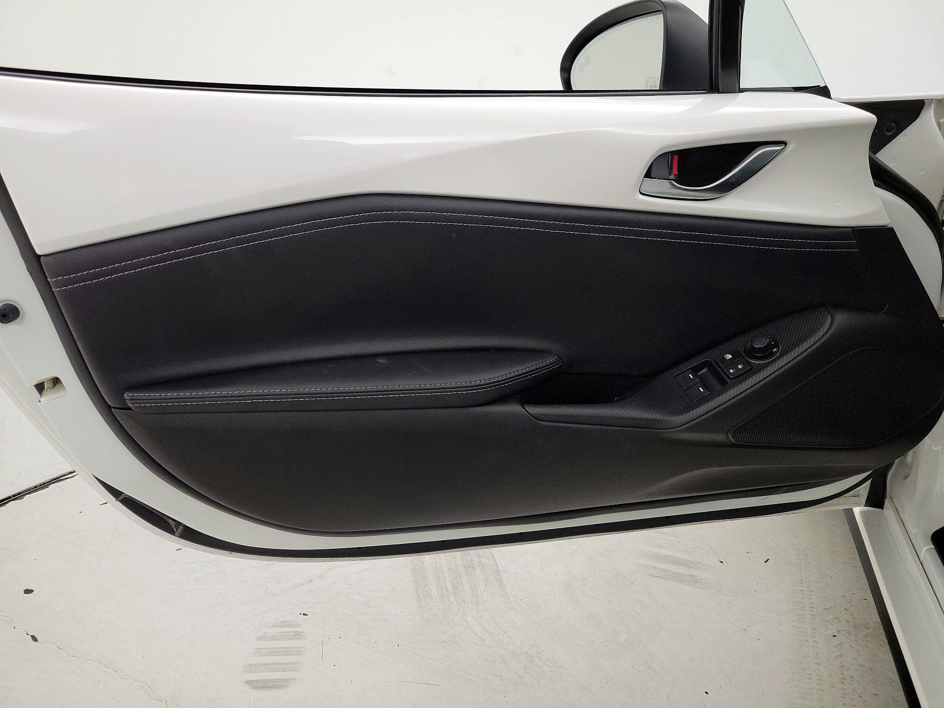 Thumbnail: 2022 Mazda MX-5 Miata - 12