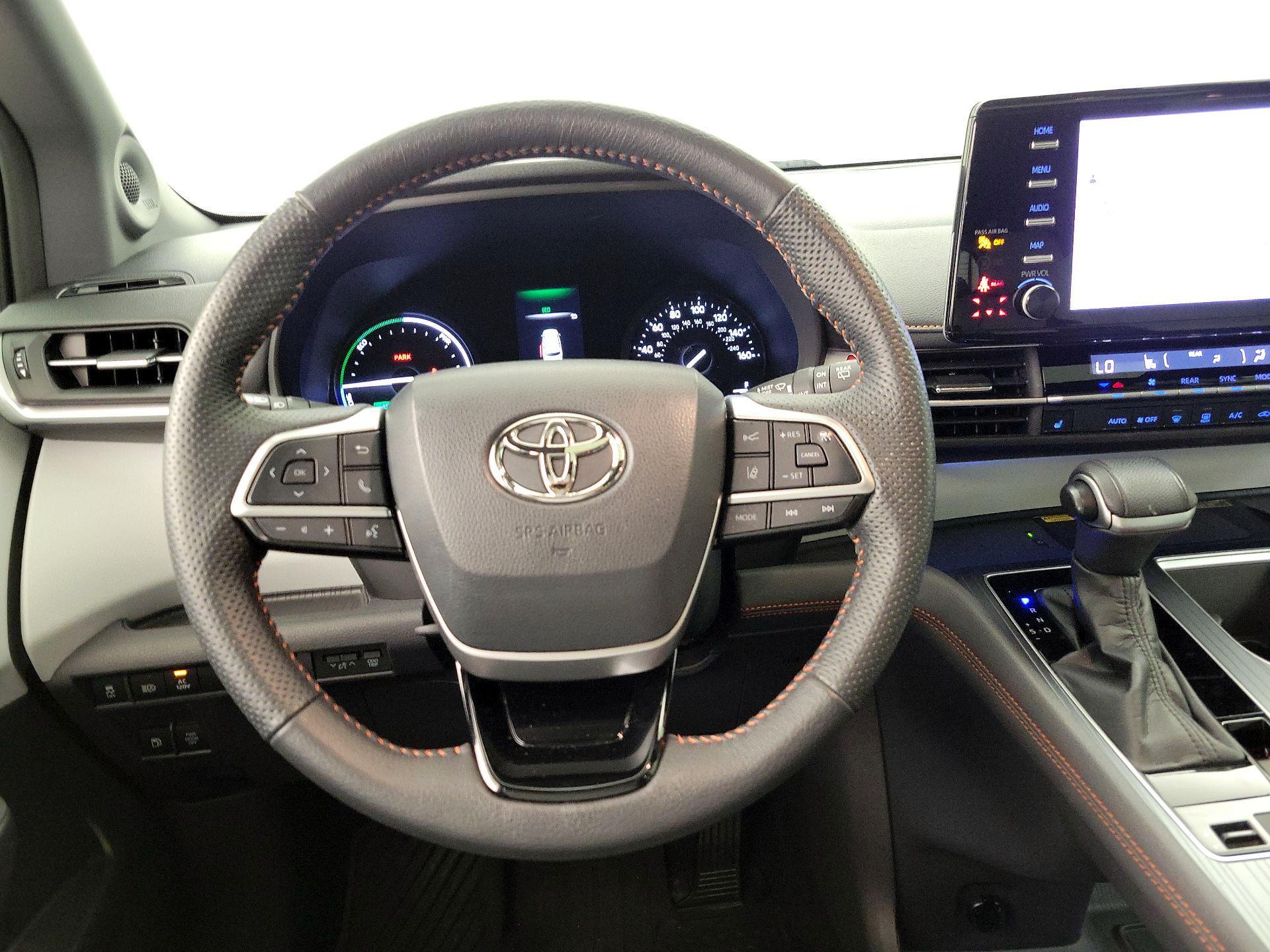 Thumbnail: 2022 Toyota Sienna - 10