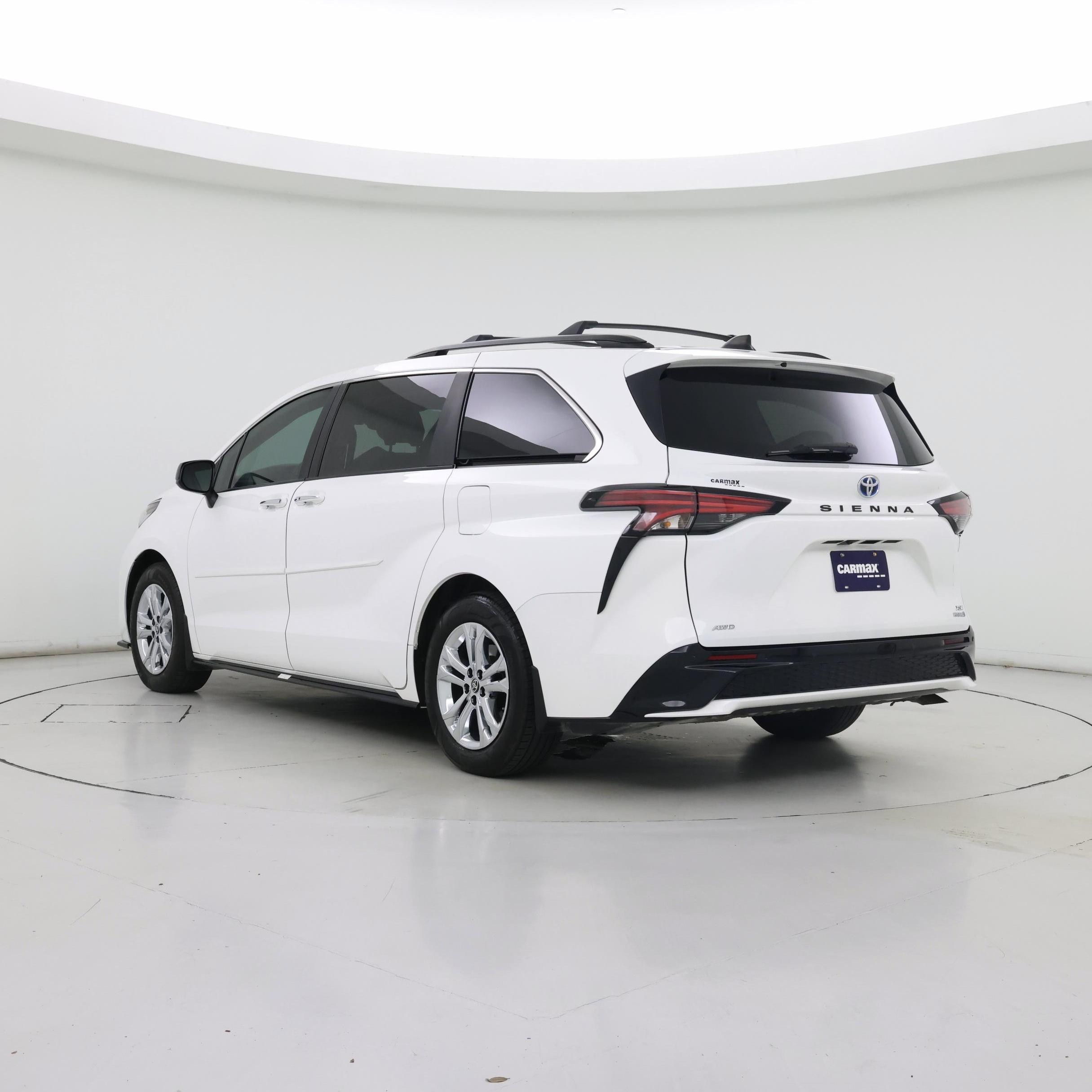Thumbnail: 2022 Toyota Sienna - 2